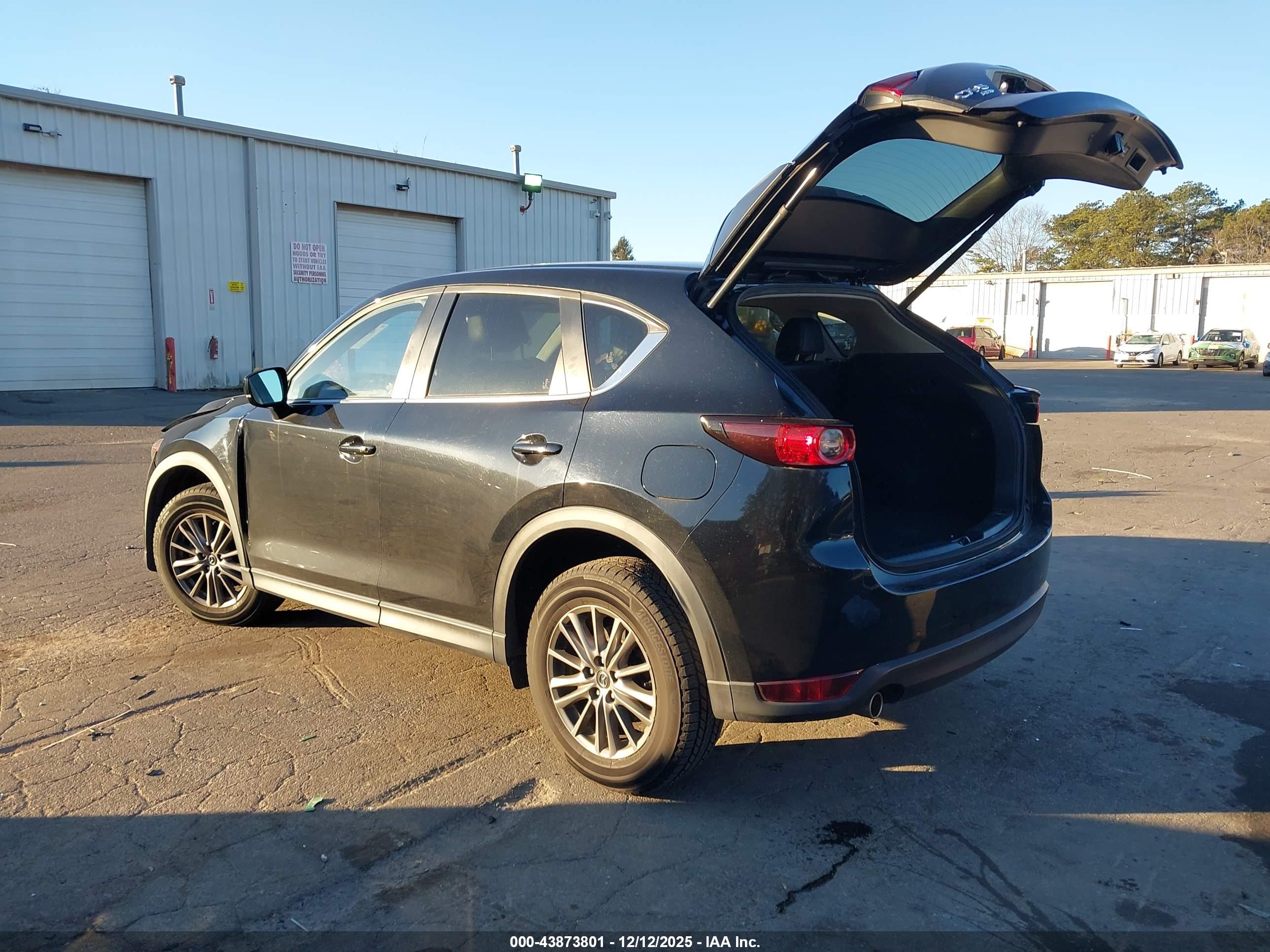 MAZDA CX-5 image 3
