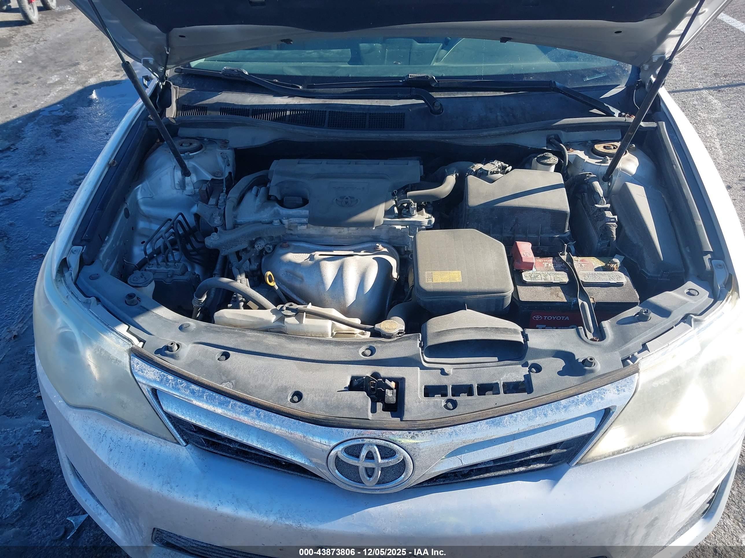 TOYOTA CAMRY image 10