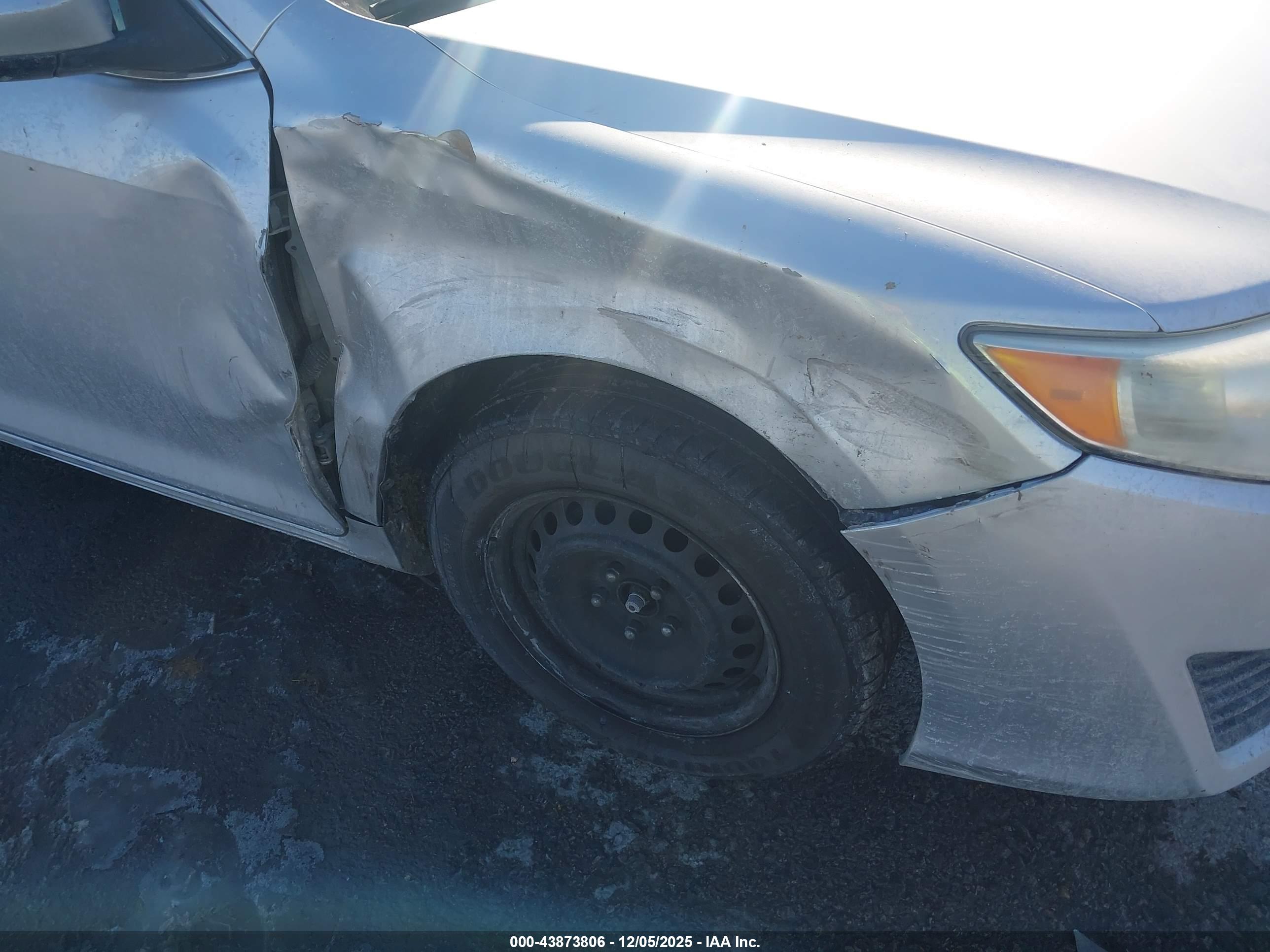 TOYOTA CAMRY image 6