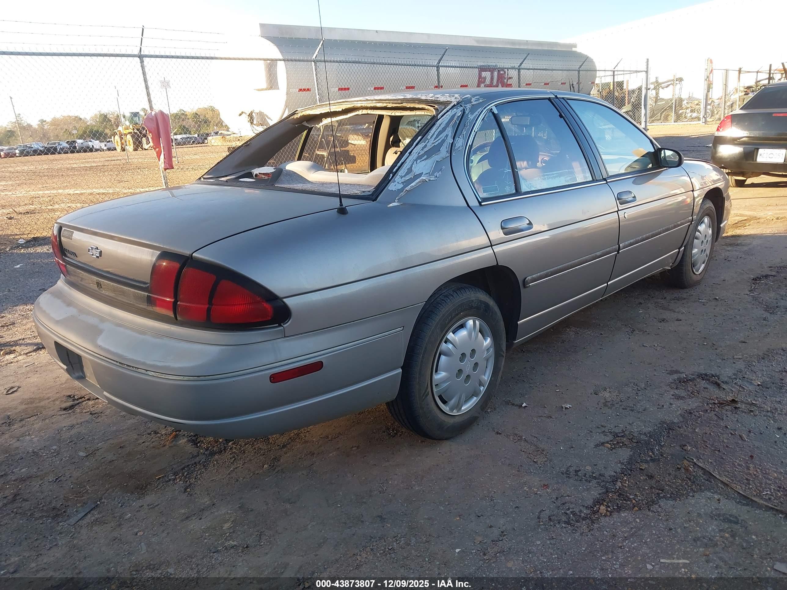 CHEVROLET LUMINA image 4