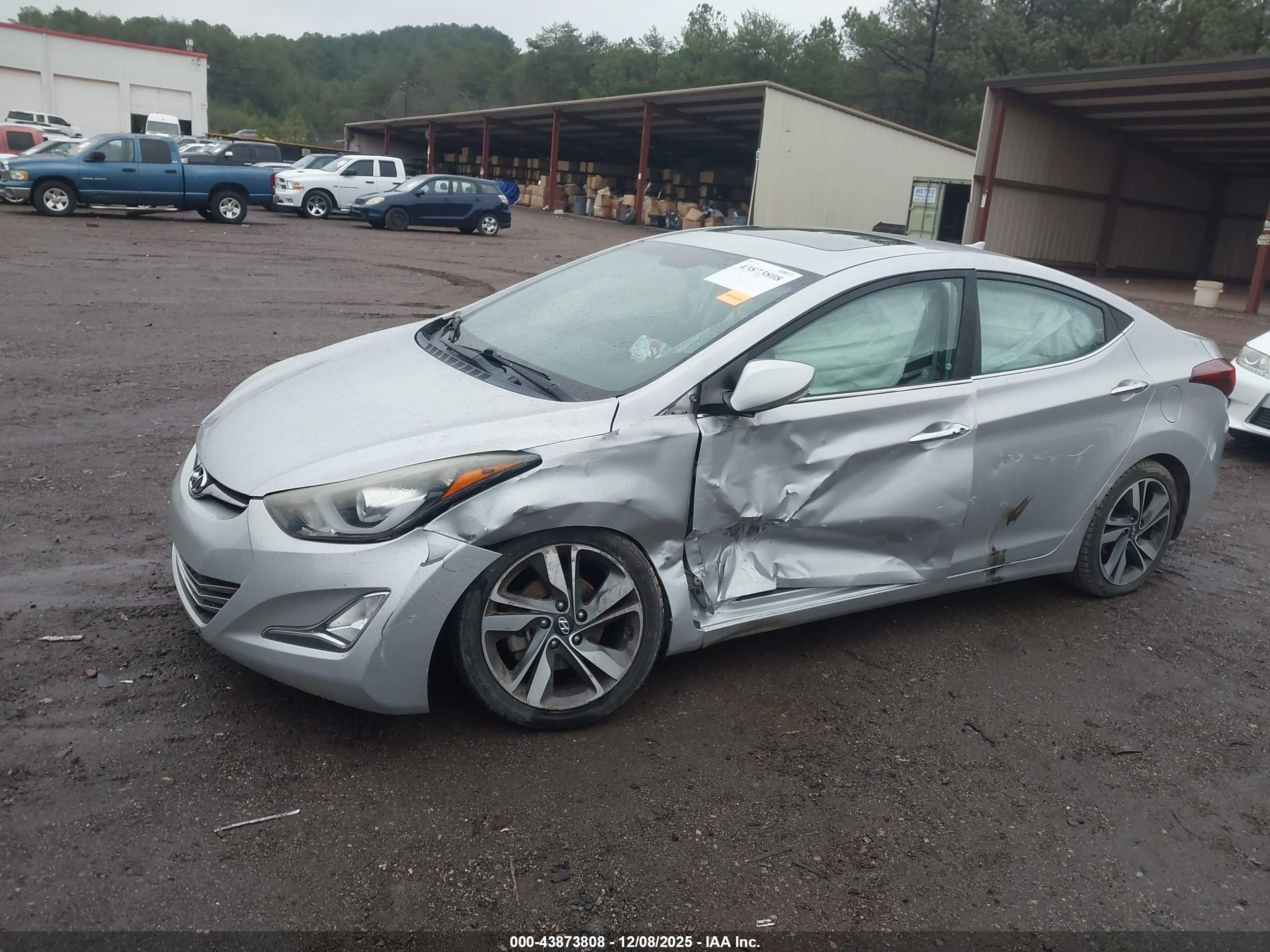 HYUNDAI ELANTRA image 6