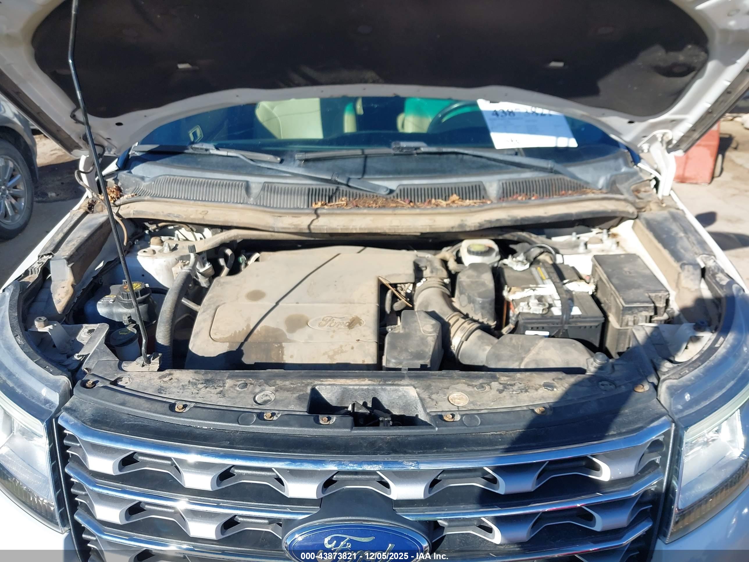 FORD EXPLORER image 10