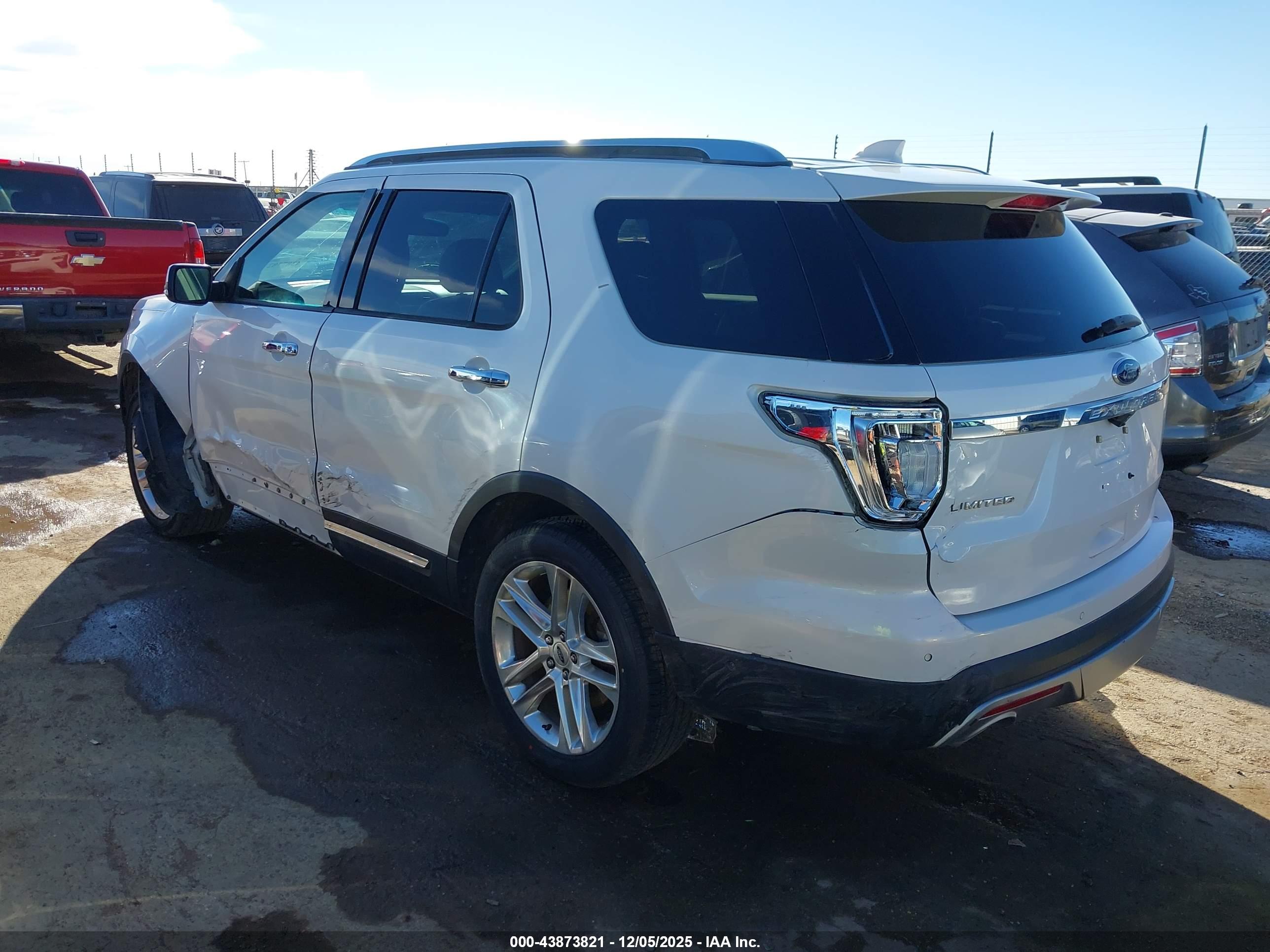 FORD EXPLORER image 3