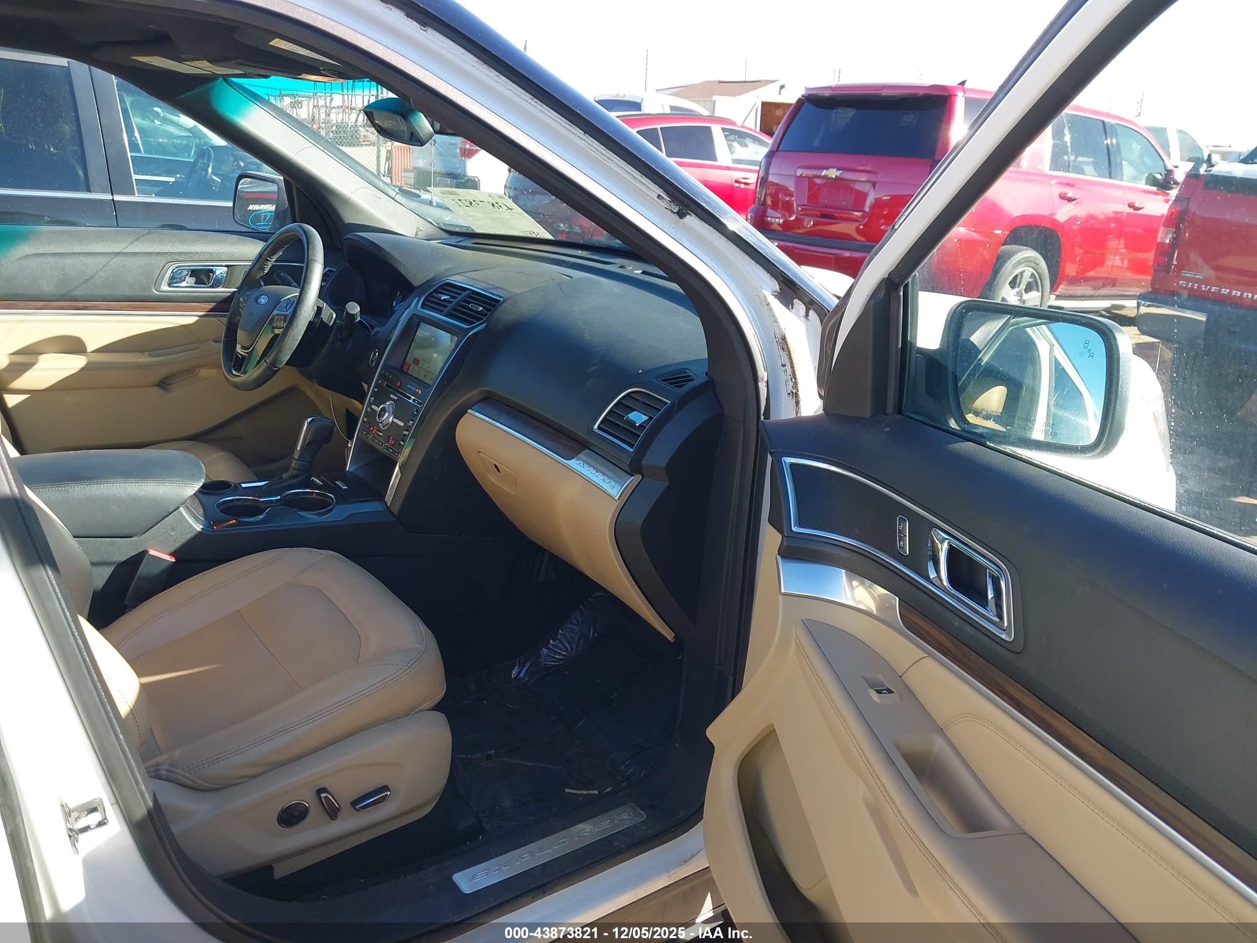 FORD EXPLORER image 5