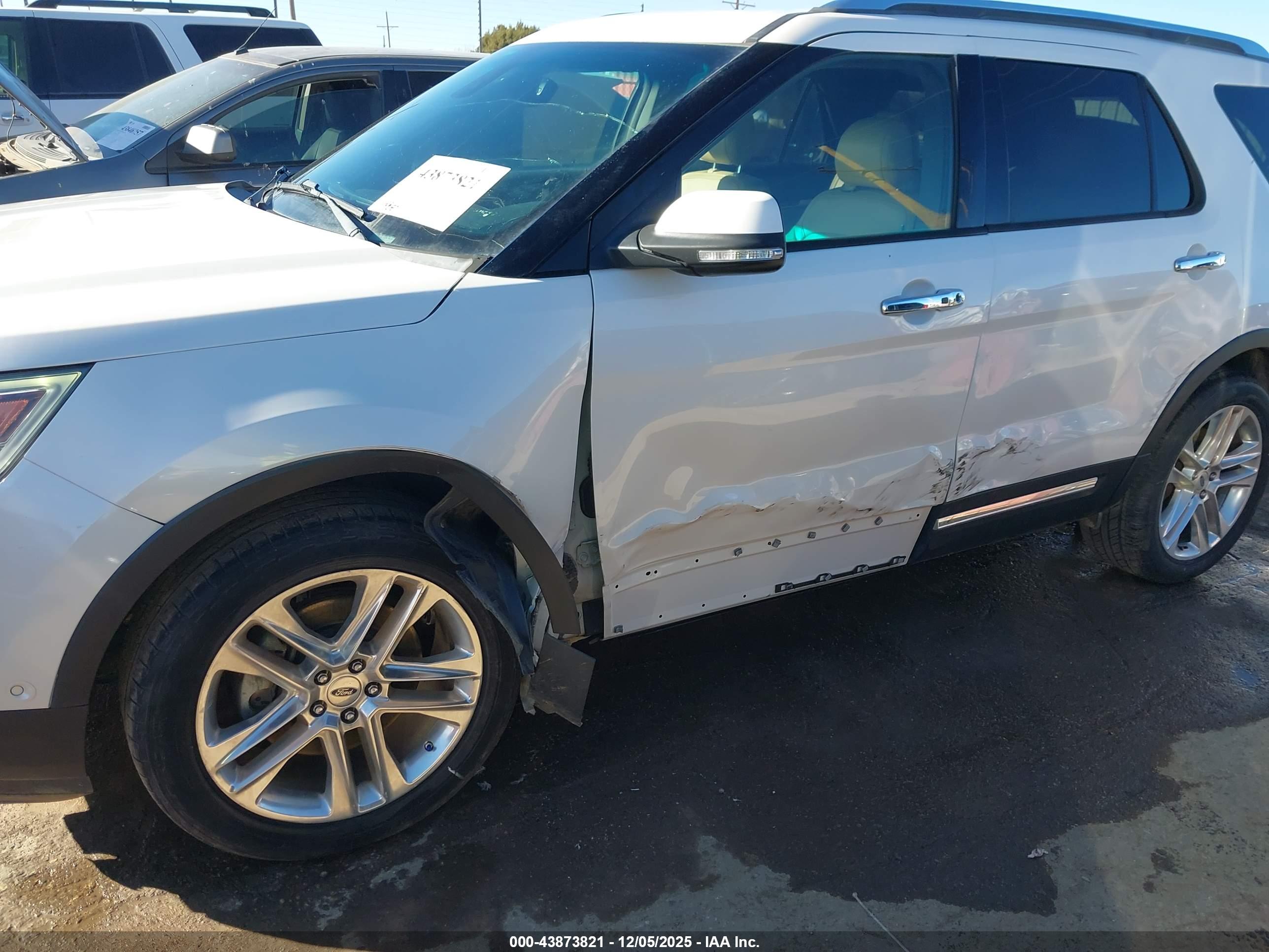 FORD EXPLORER image 6