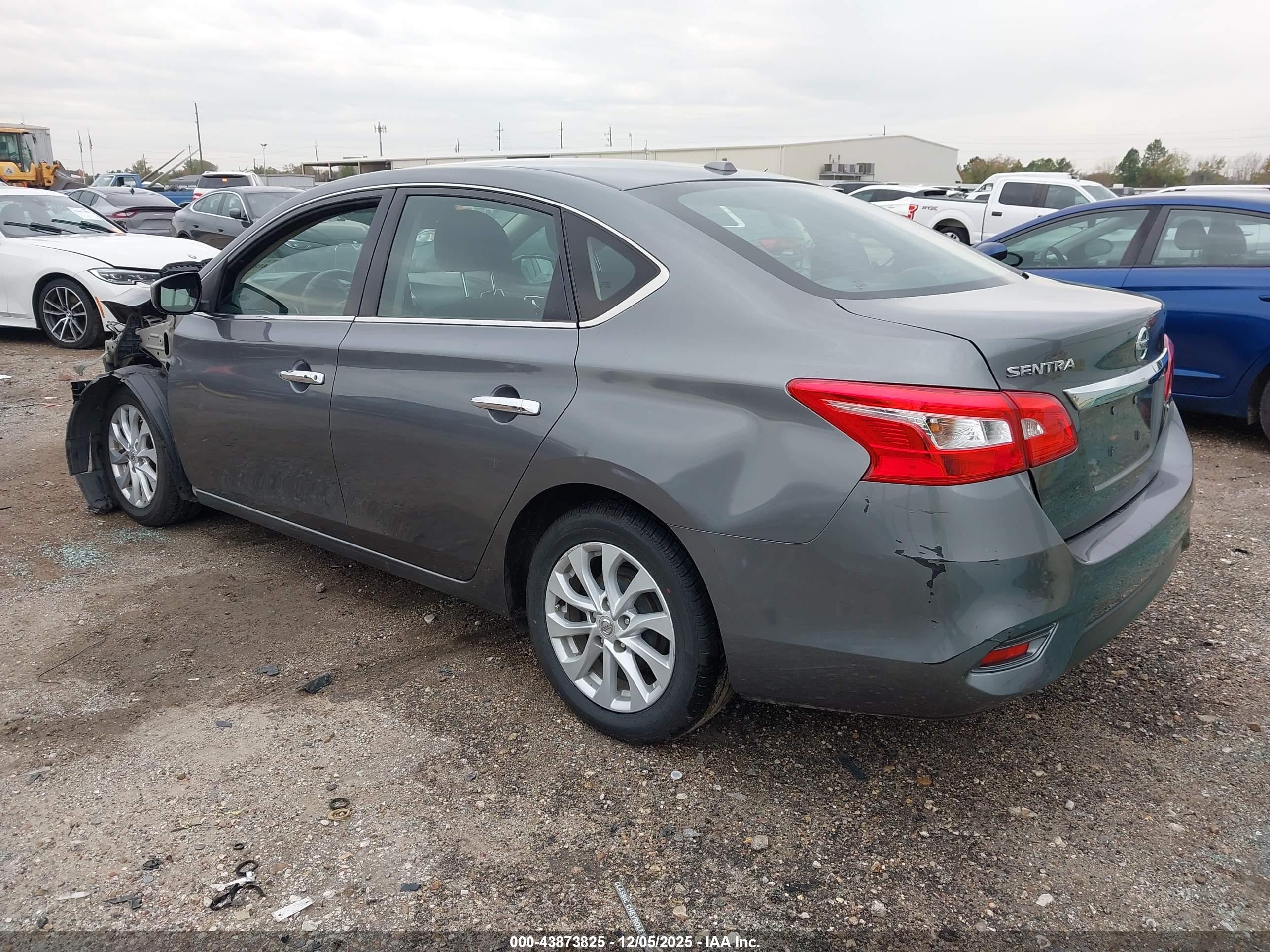 NISSAN SENTRA image 3