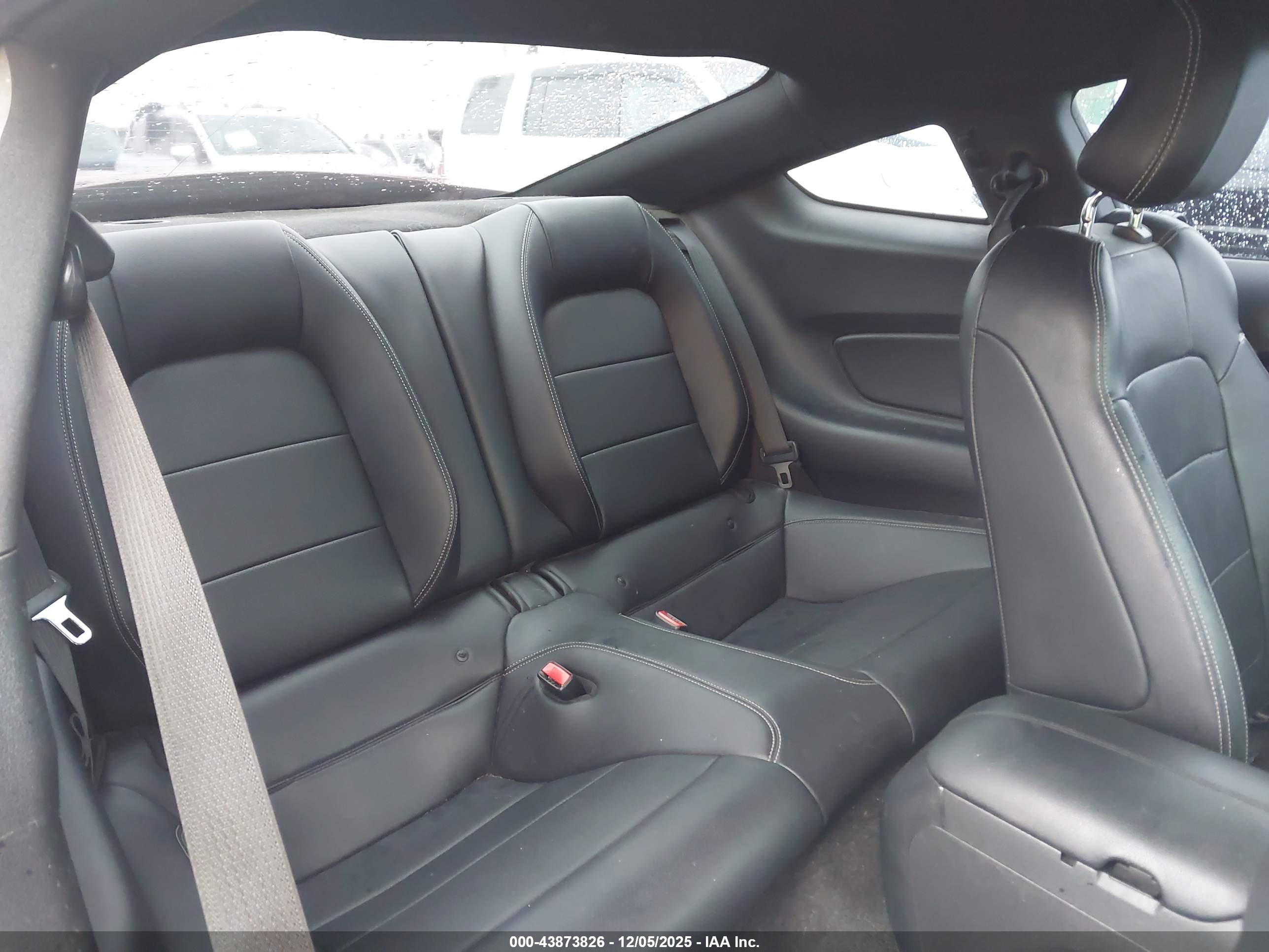 FORD MUSTANG image 8