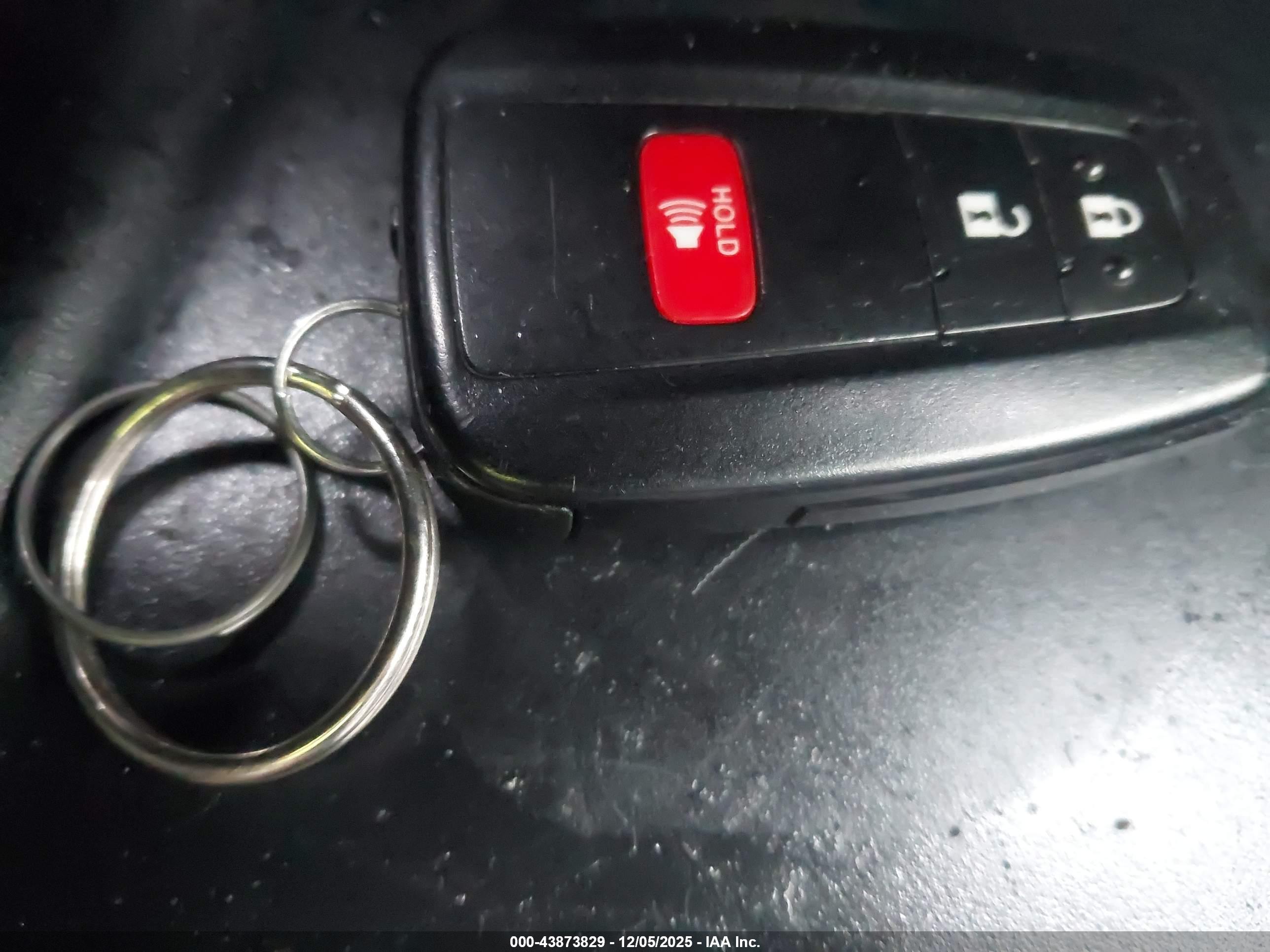 TOYOTA PRIUS image 11