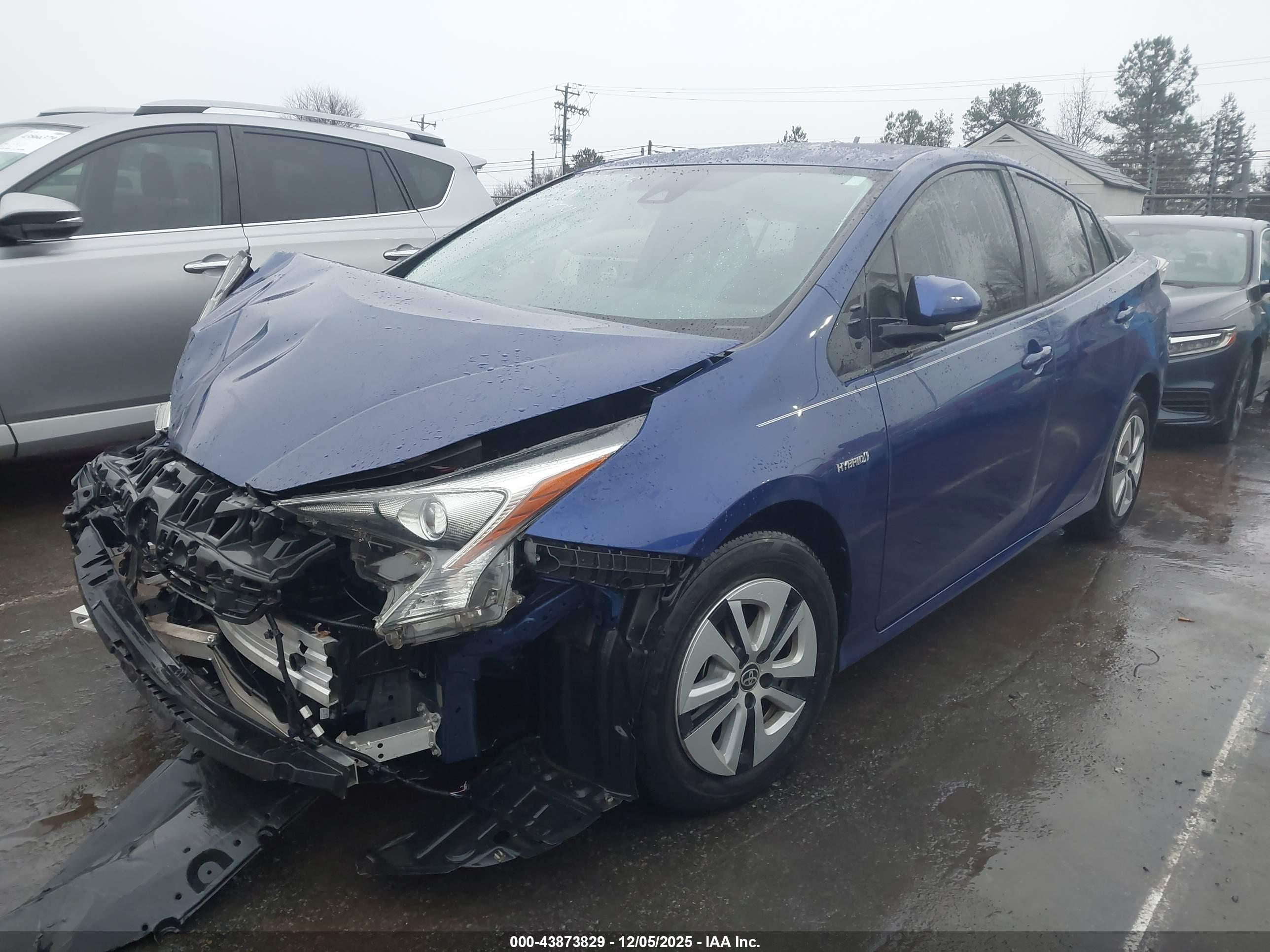 TOYOTA PRIUS image 2