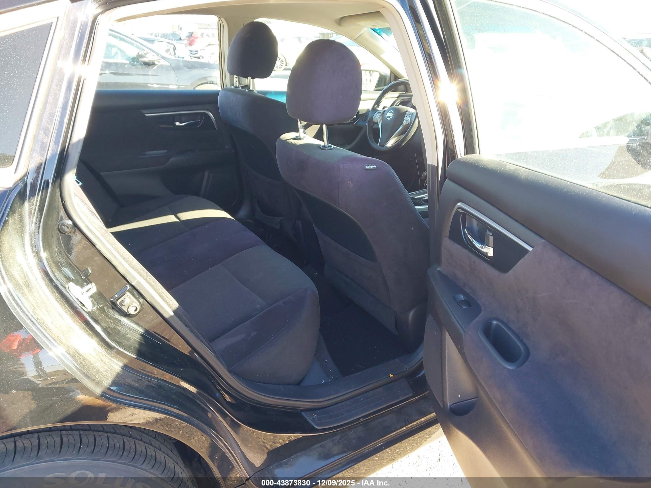 NISSAN ALTIMA image 8