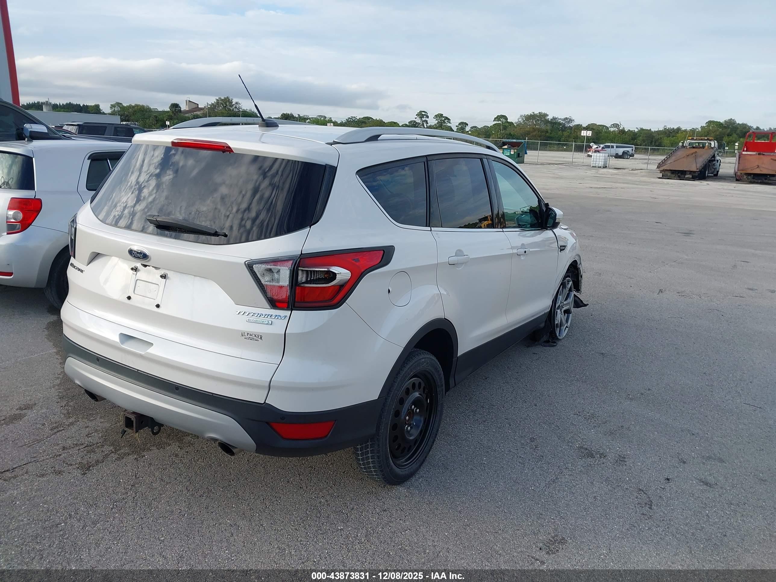 FORD ESCAPE image 4