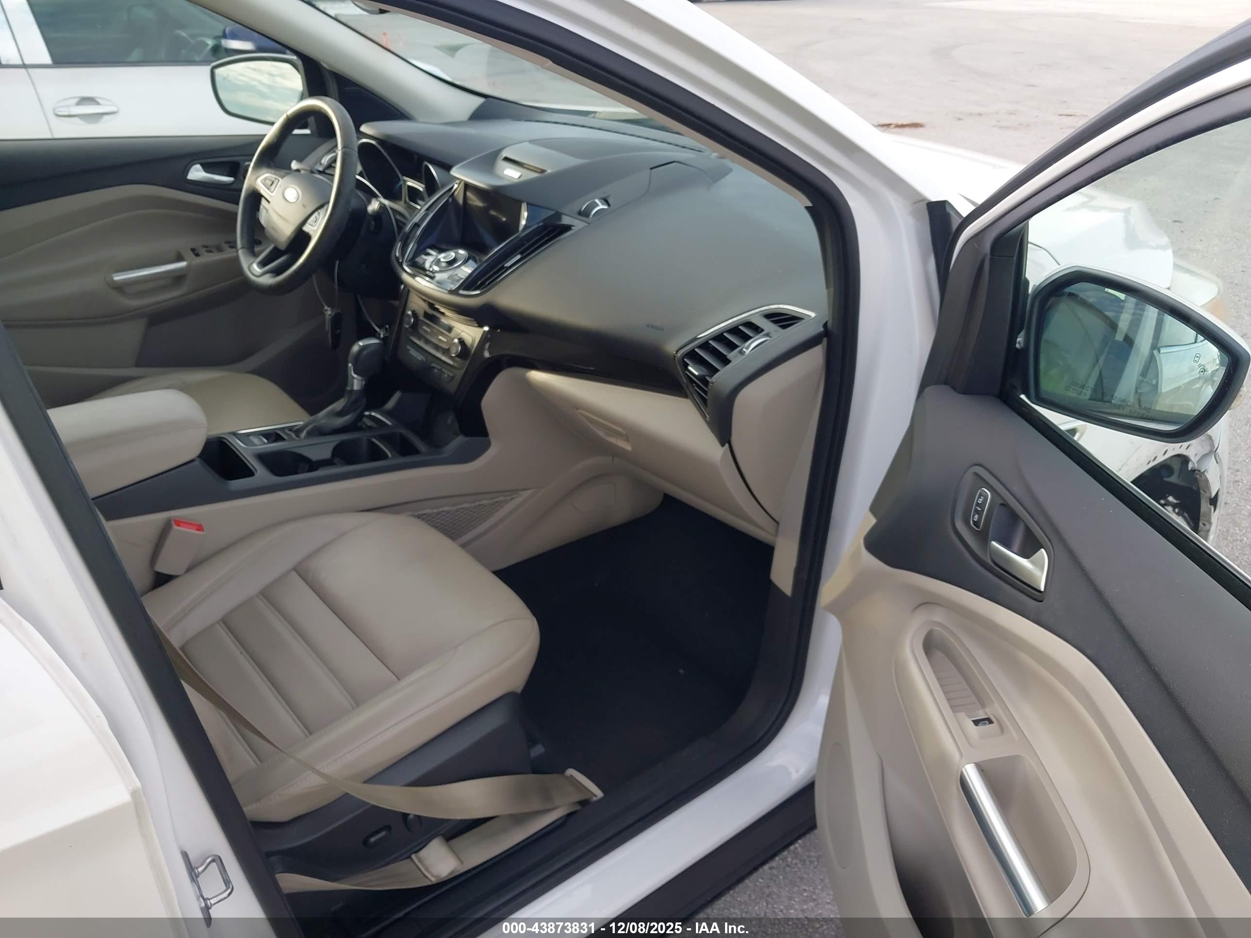 FORD ESCAPE image 5