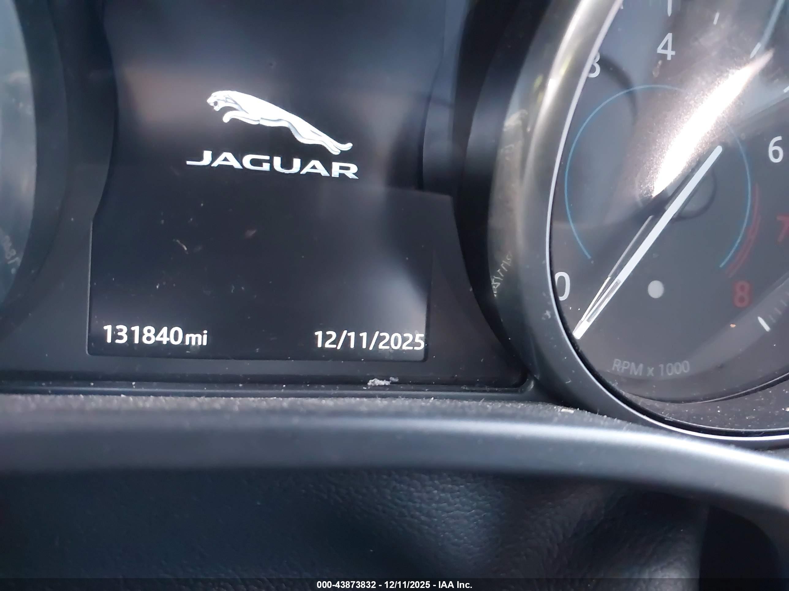 JAGUAR F-PACE image 7