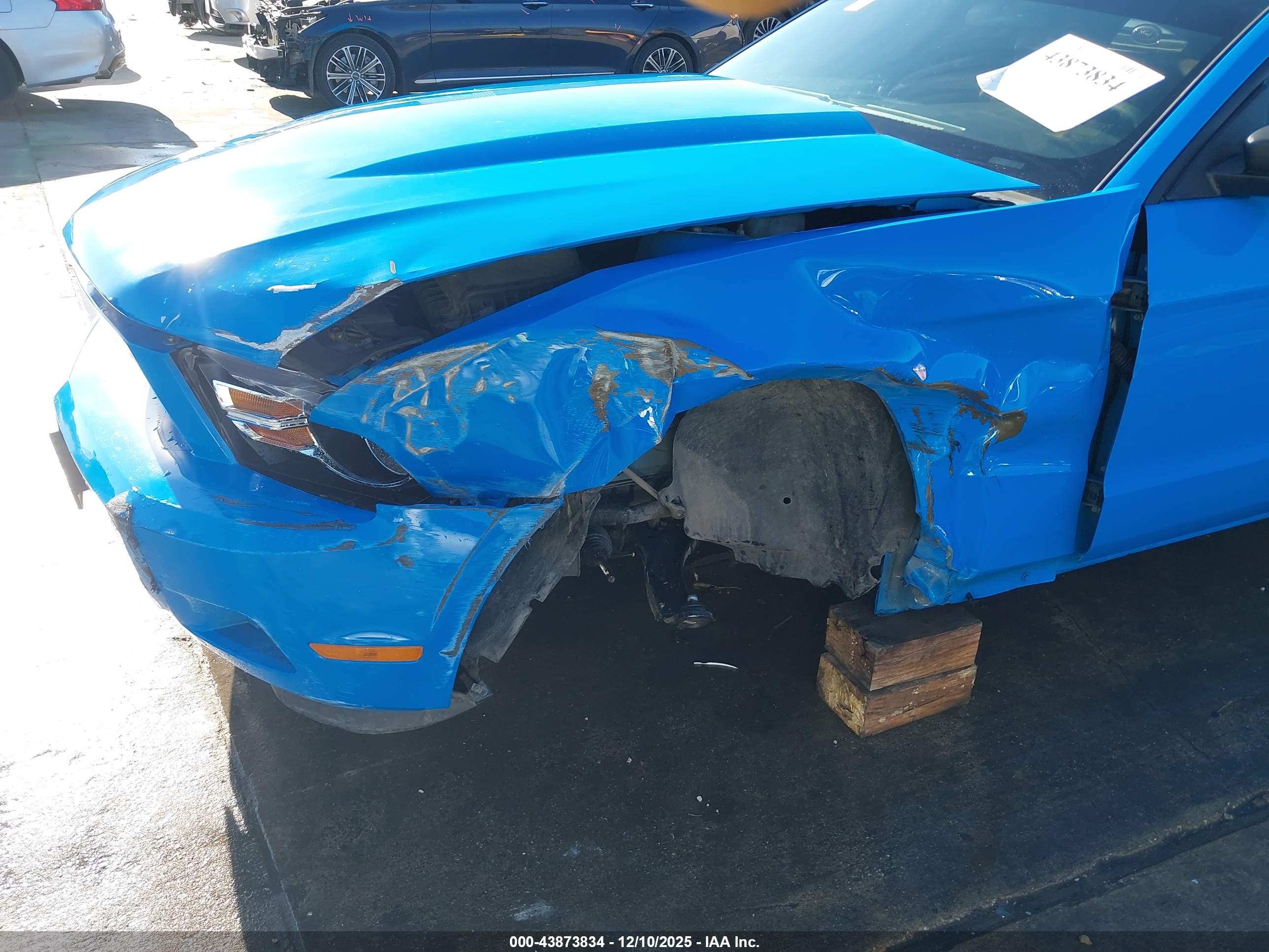 FORD MUSTANG image 6