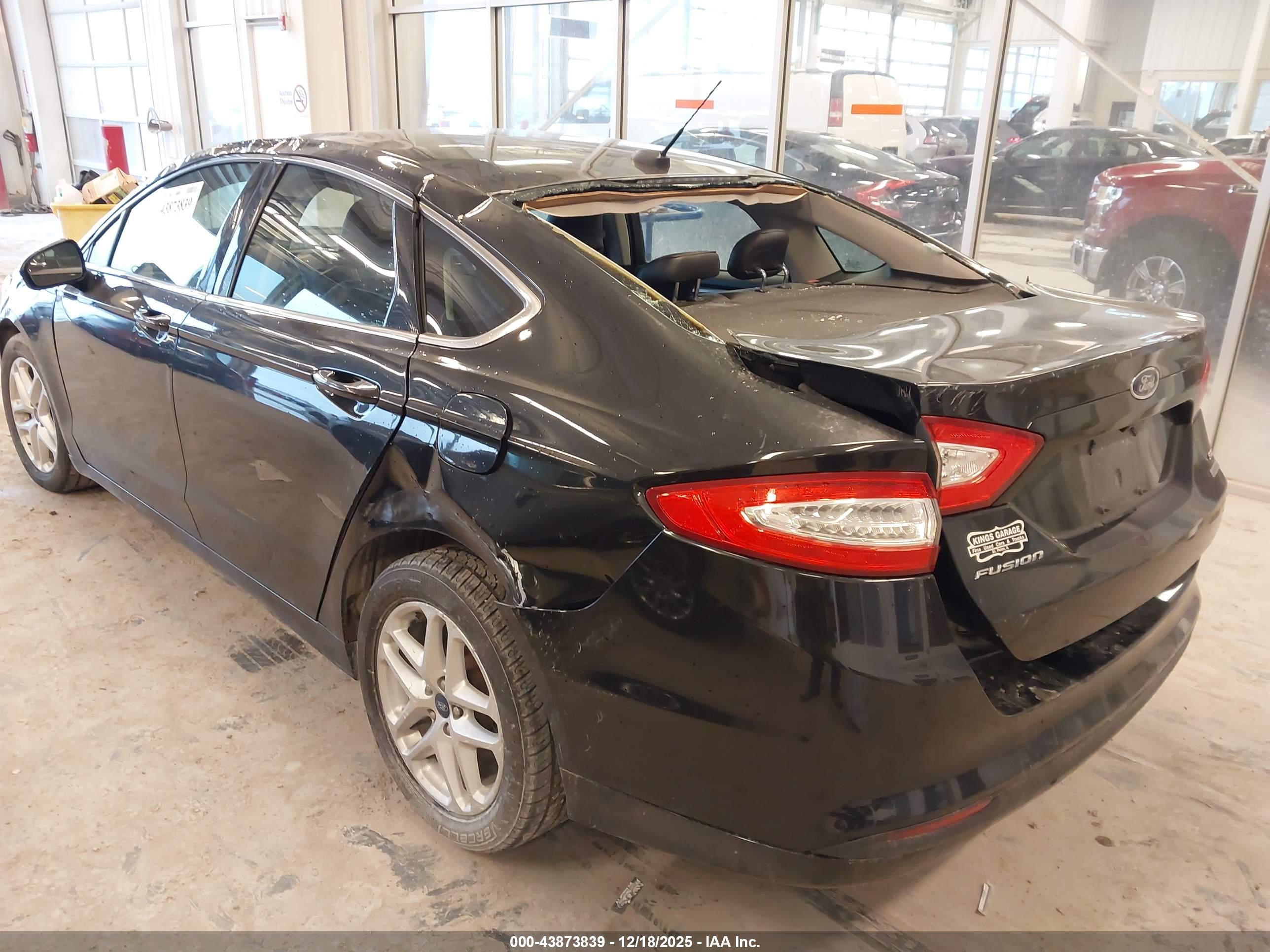 FORD FUSION image 6