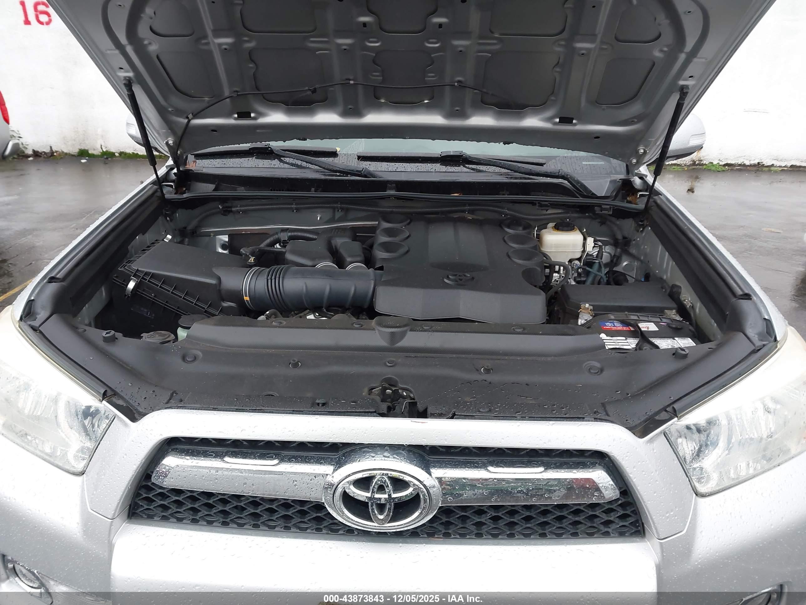TOYOTA 4RUNNER image 10