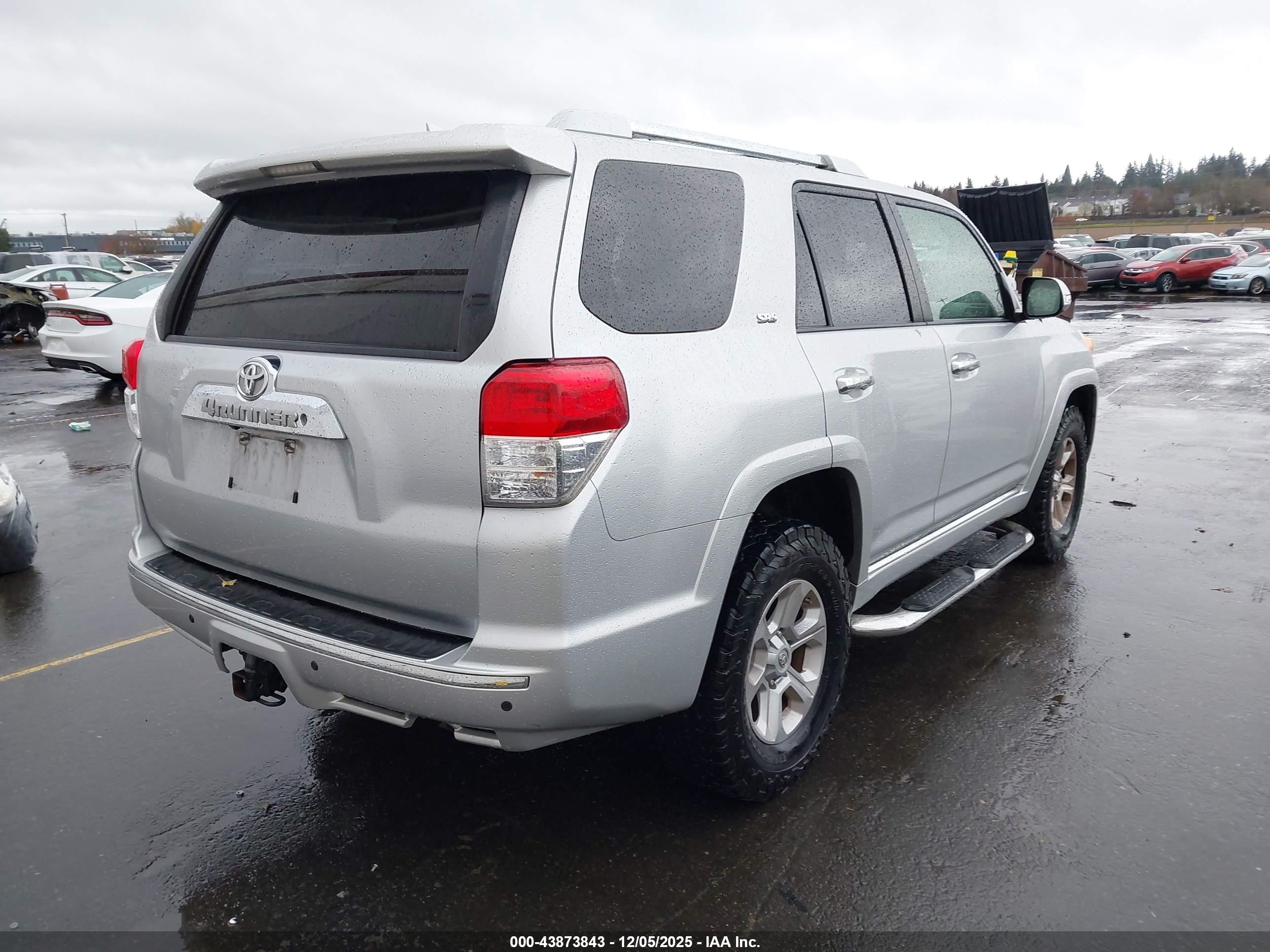 TOYOTA 4RUNNER image 4