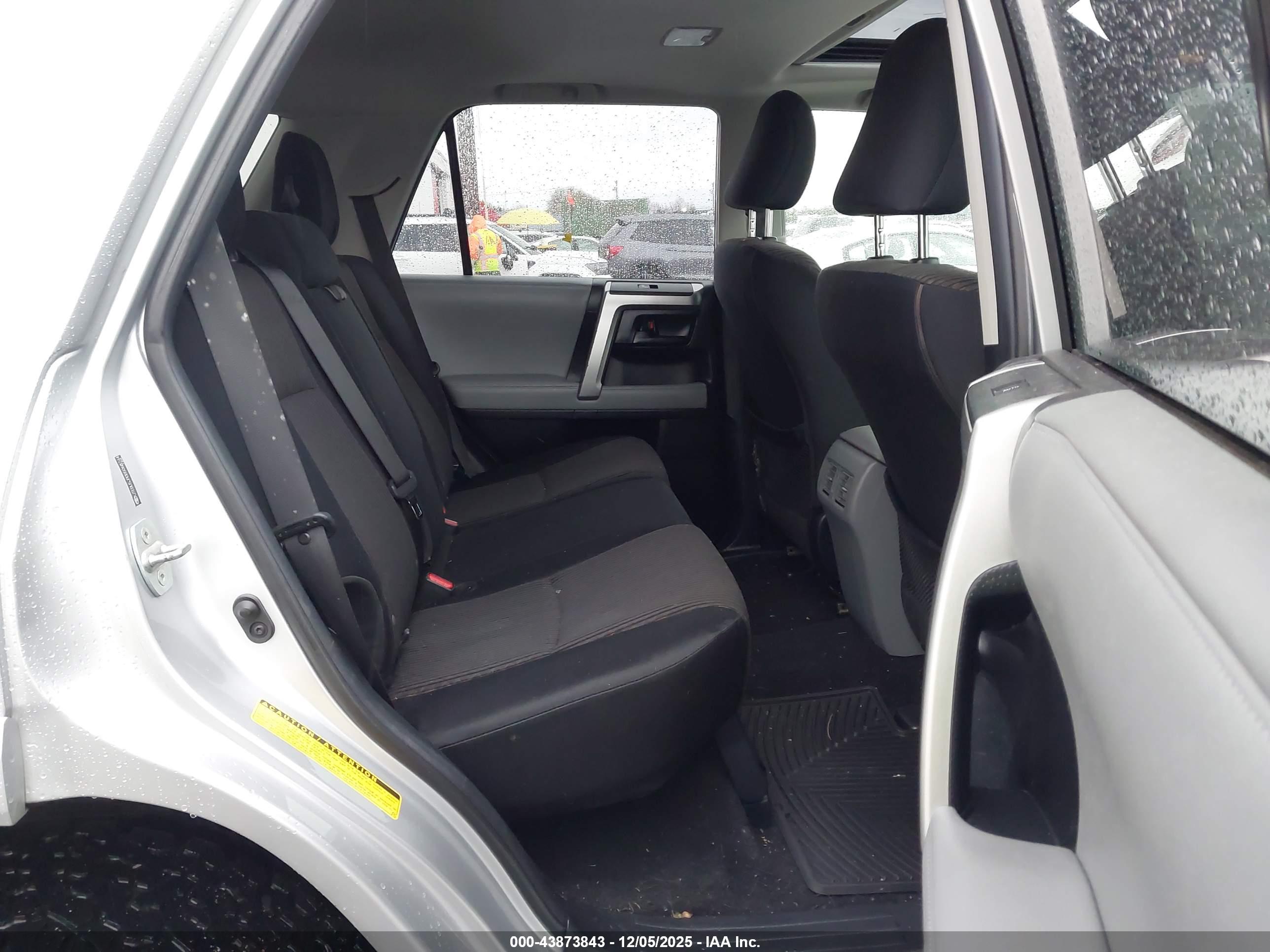 TOYOTA 4RUNNER image 8