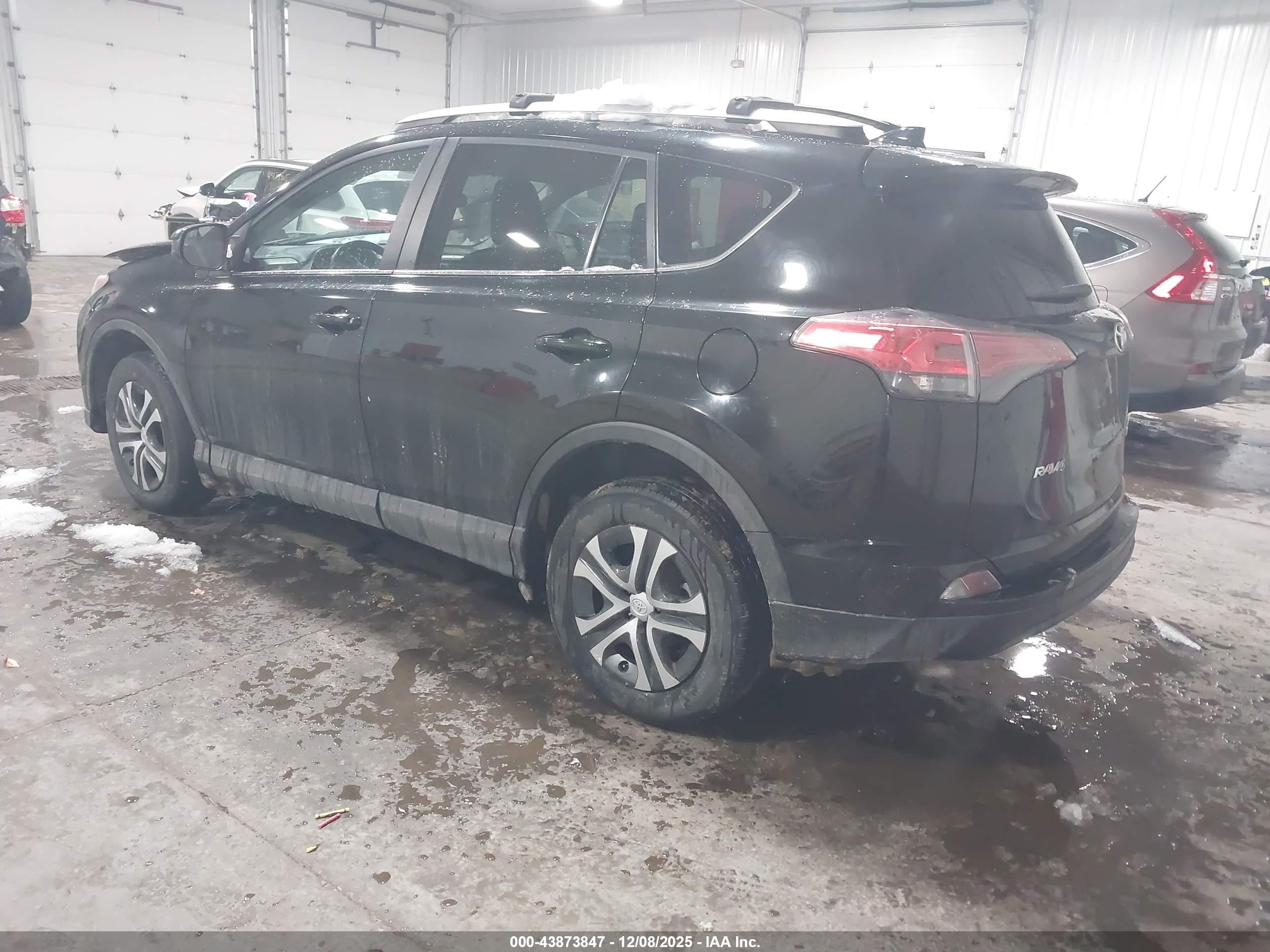 TOYOTA RAV4 image 3