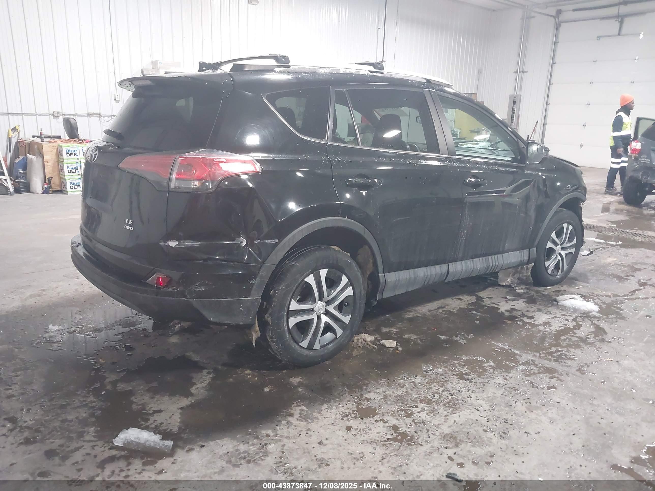 TOYOTA RAV4 image 4