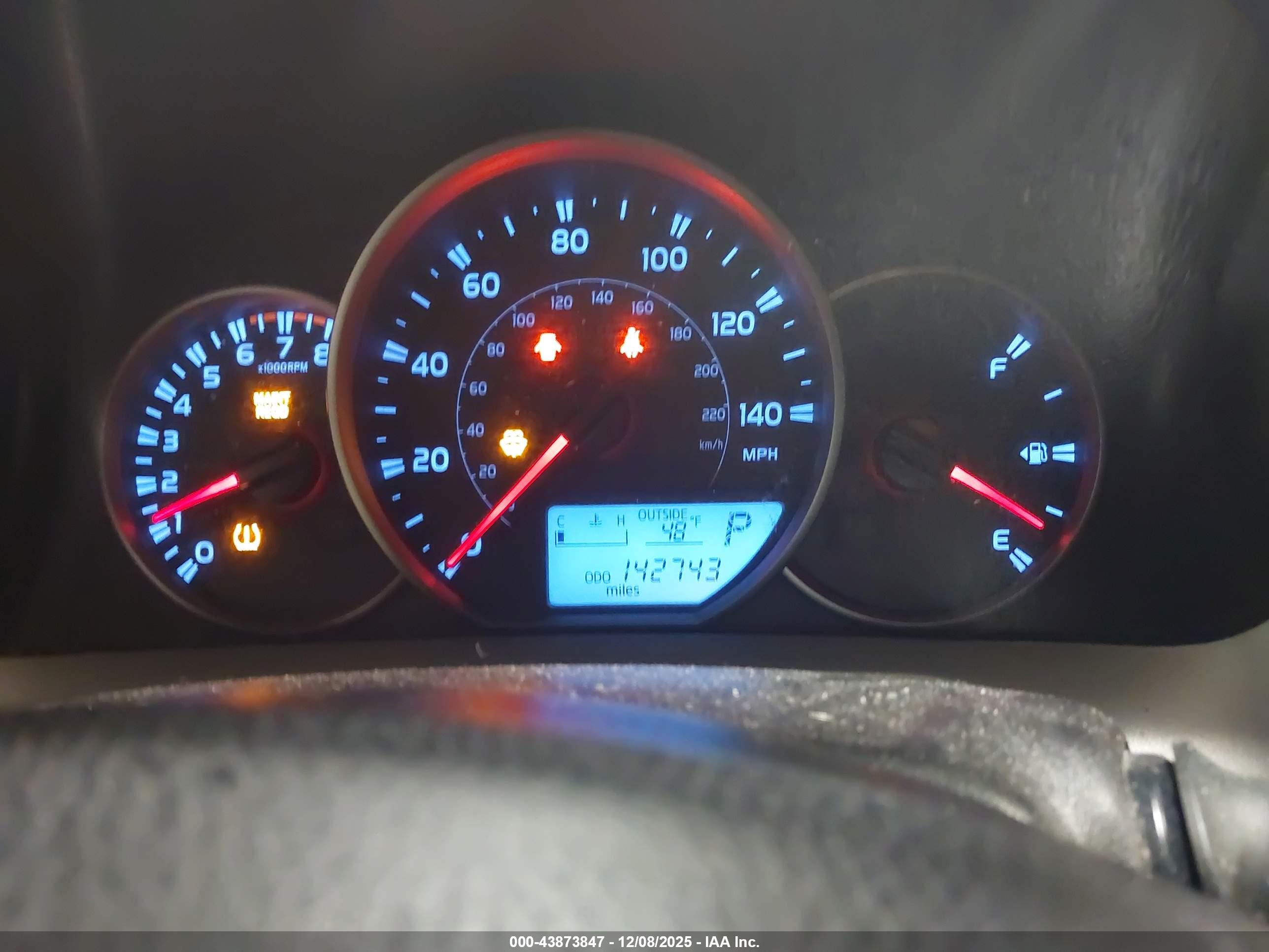 TOYOTA RAV4 image 7
