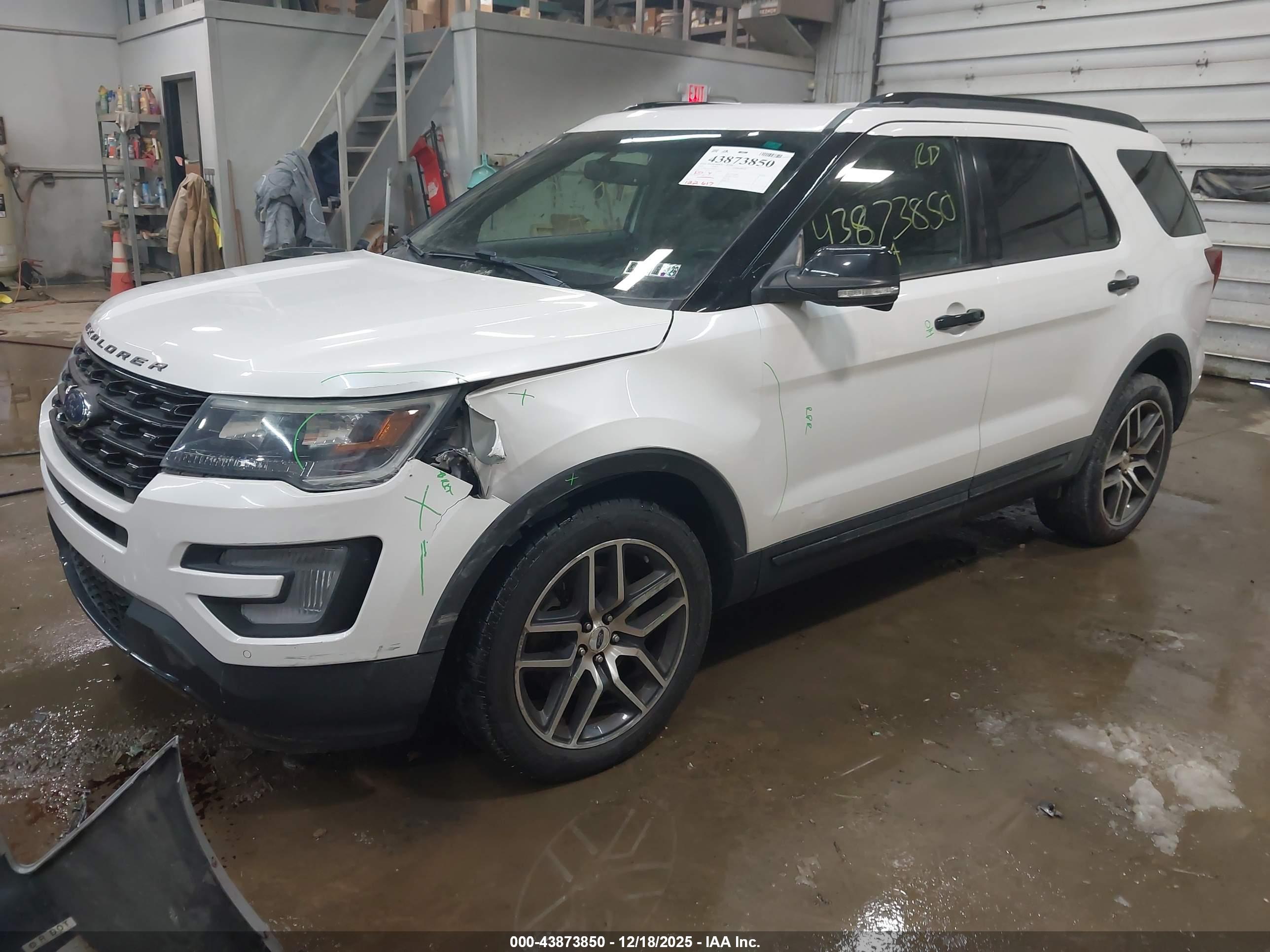 FORD EXPLORER image 2