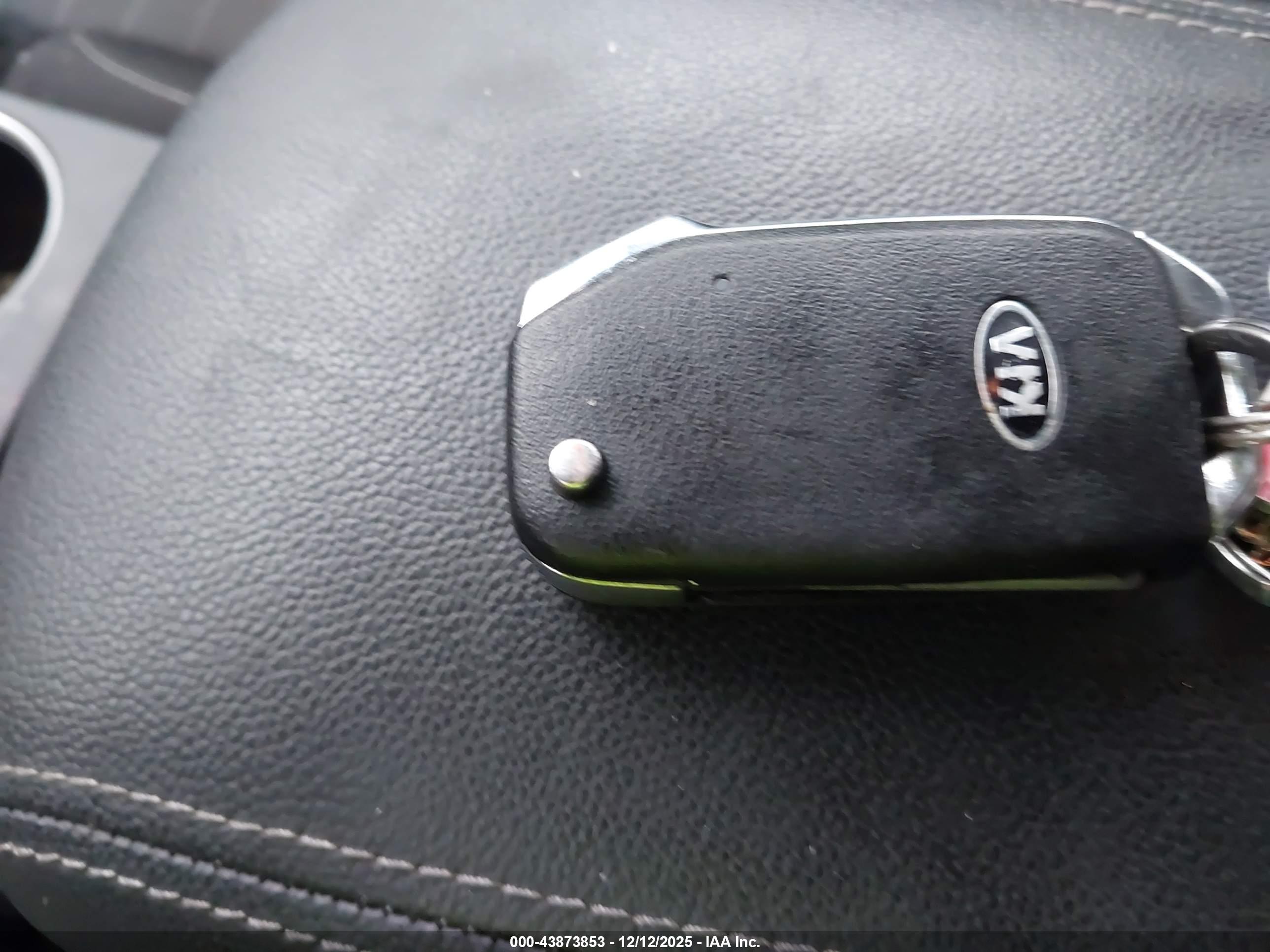 KIA SPORTAGE image 11