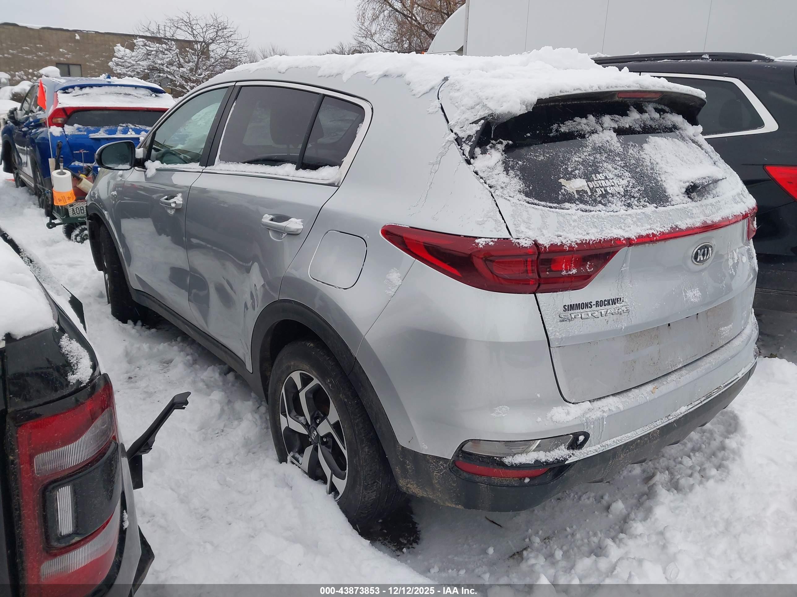 KIA SPORTAGE image 3