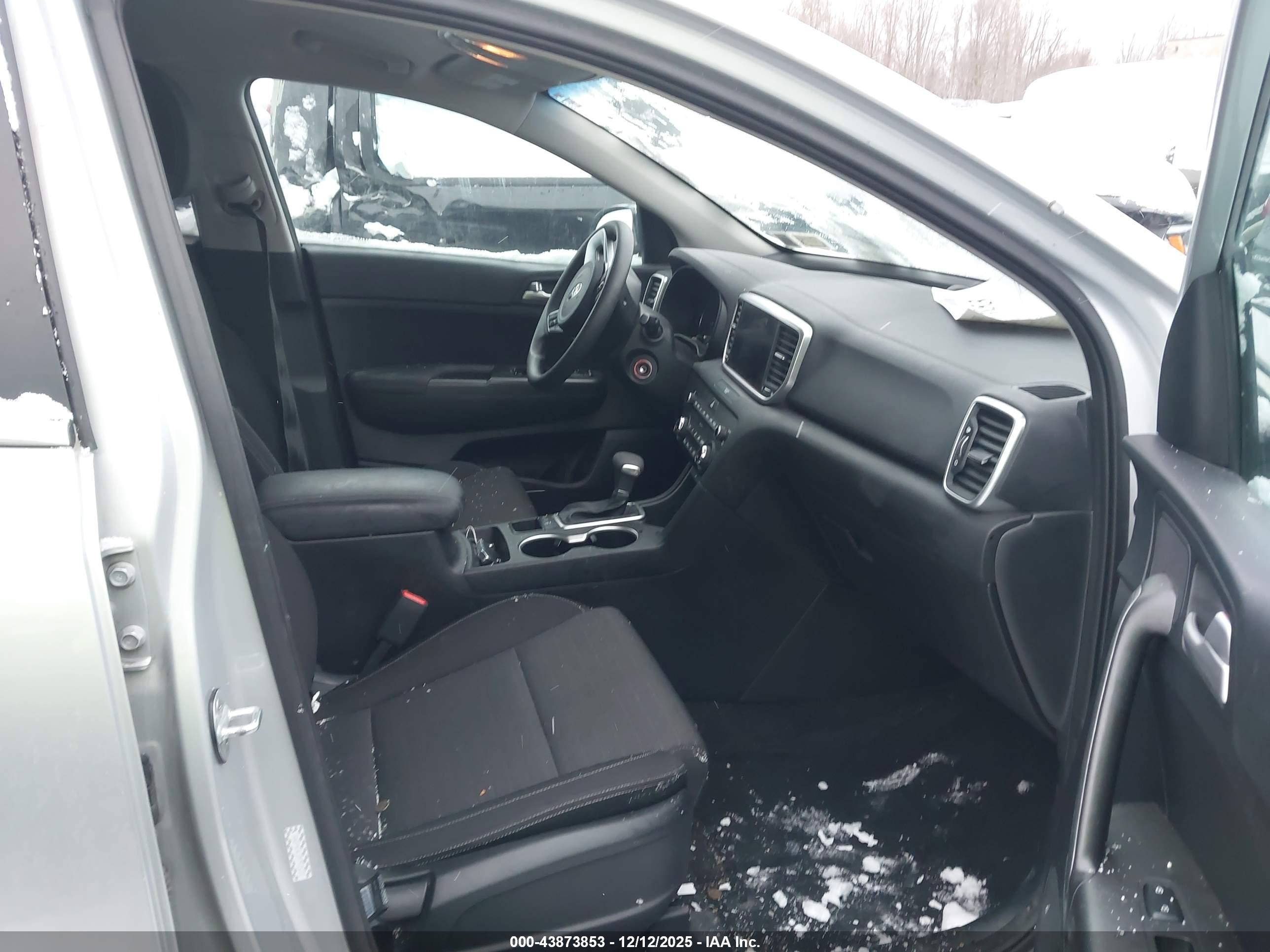 KIA SPORTAGE image 5