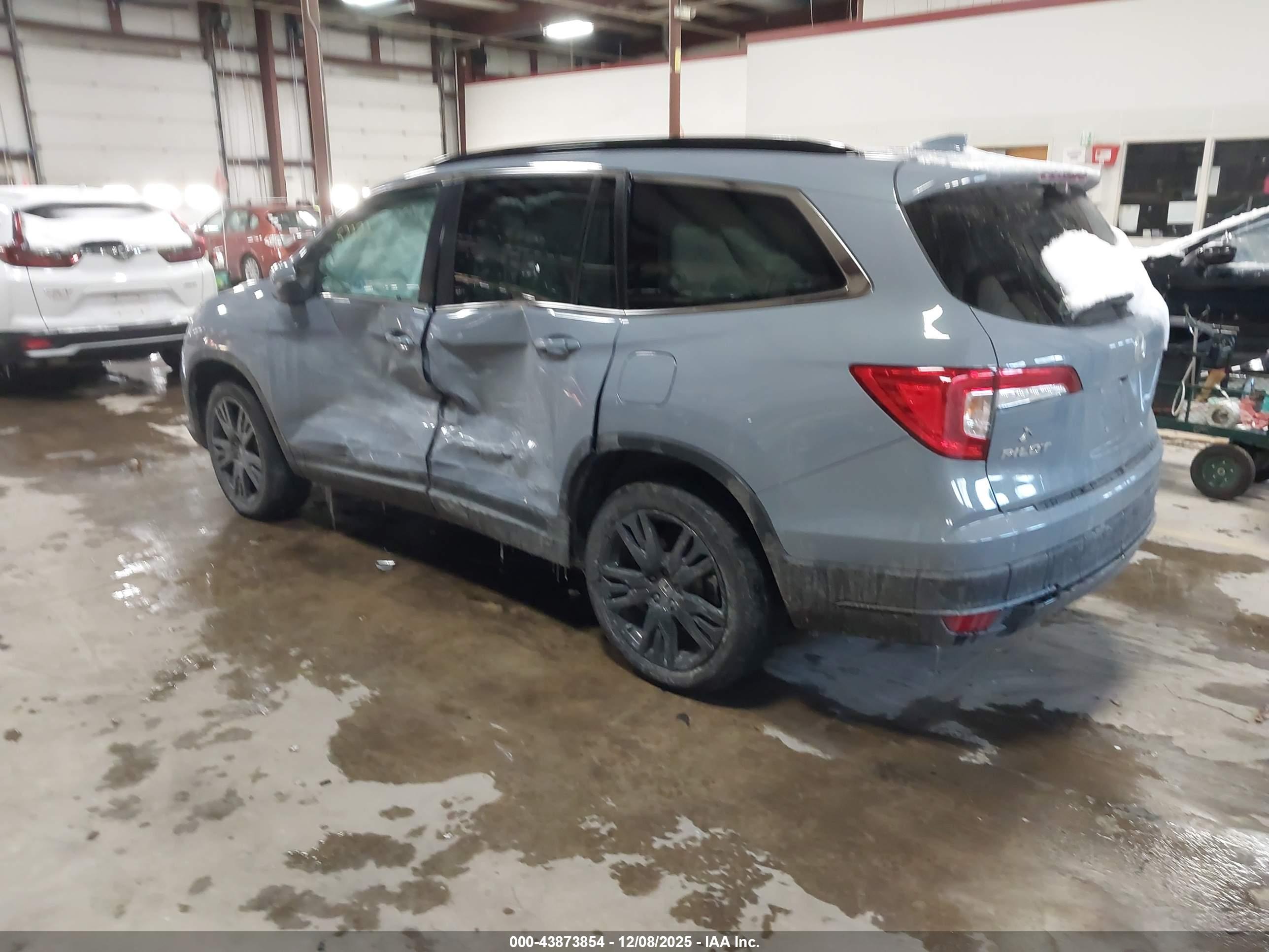 HONDA PILOT image 3