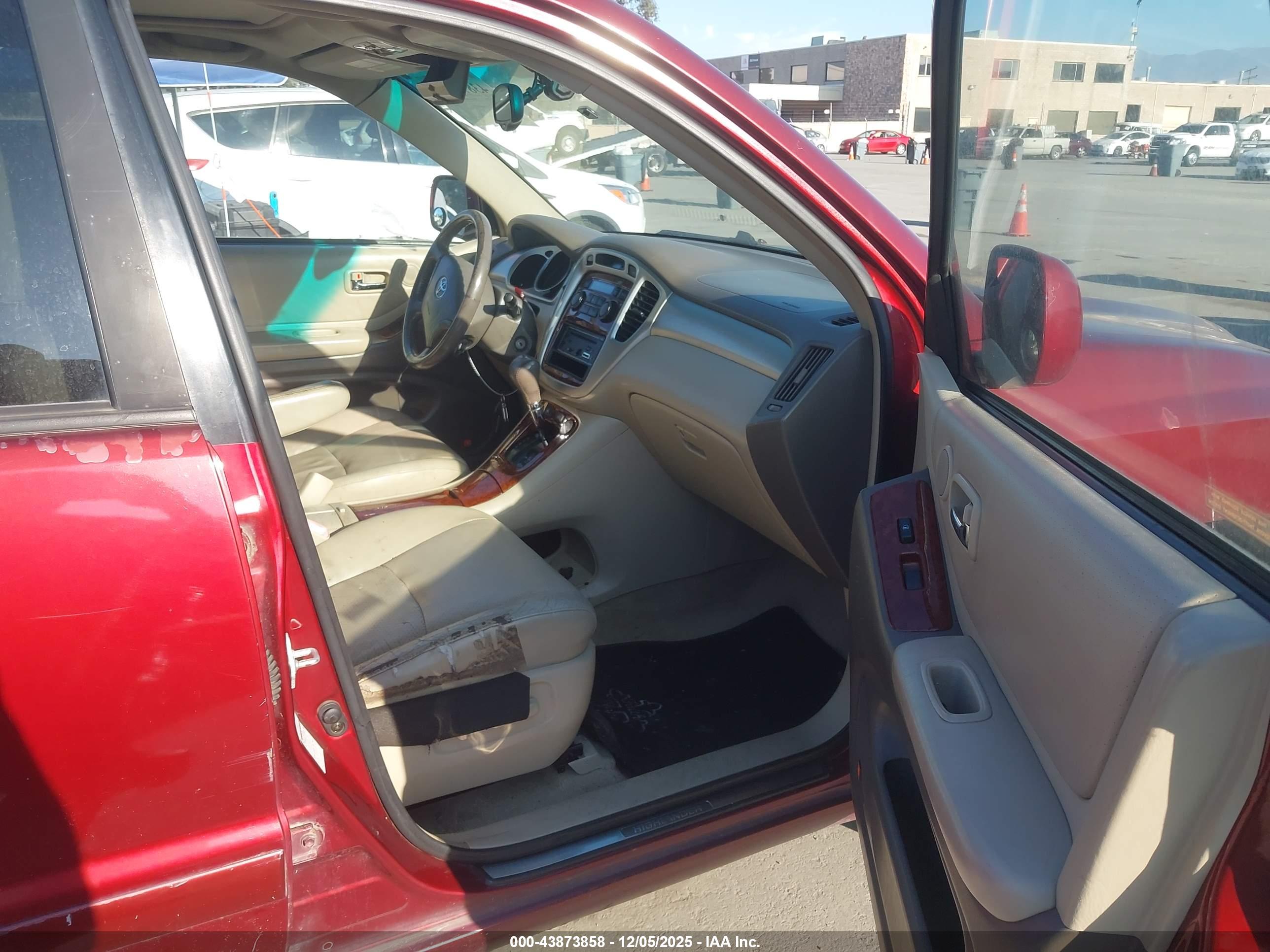 TOYOTA HIGHLANDER image 5