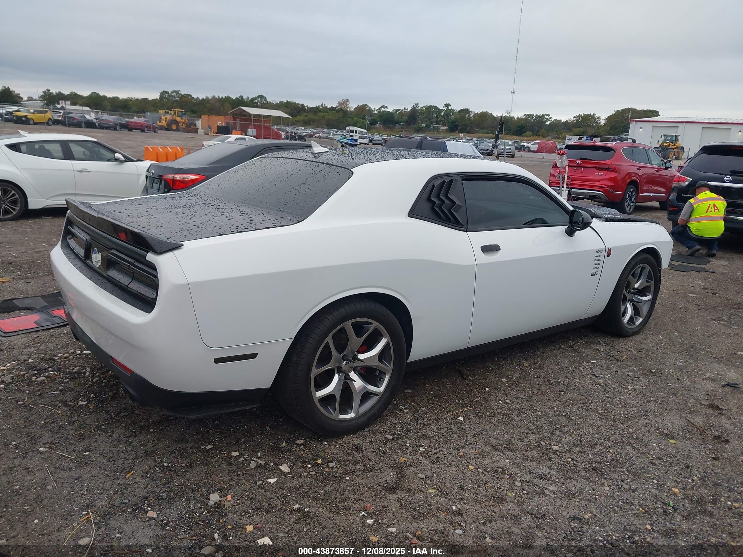 DODGE CHALLENGER image 4