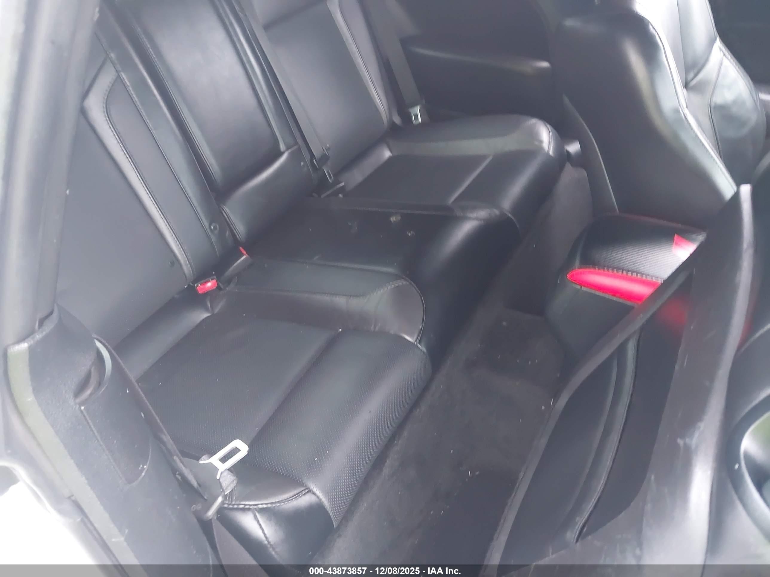 DODGE CHALLENGER image 8