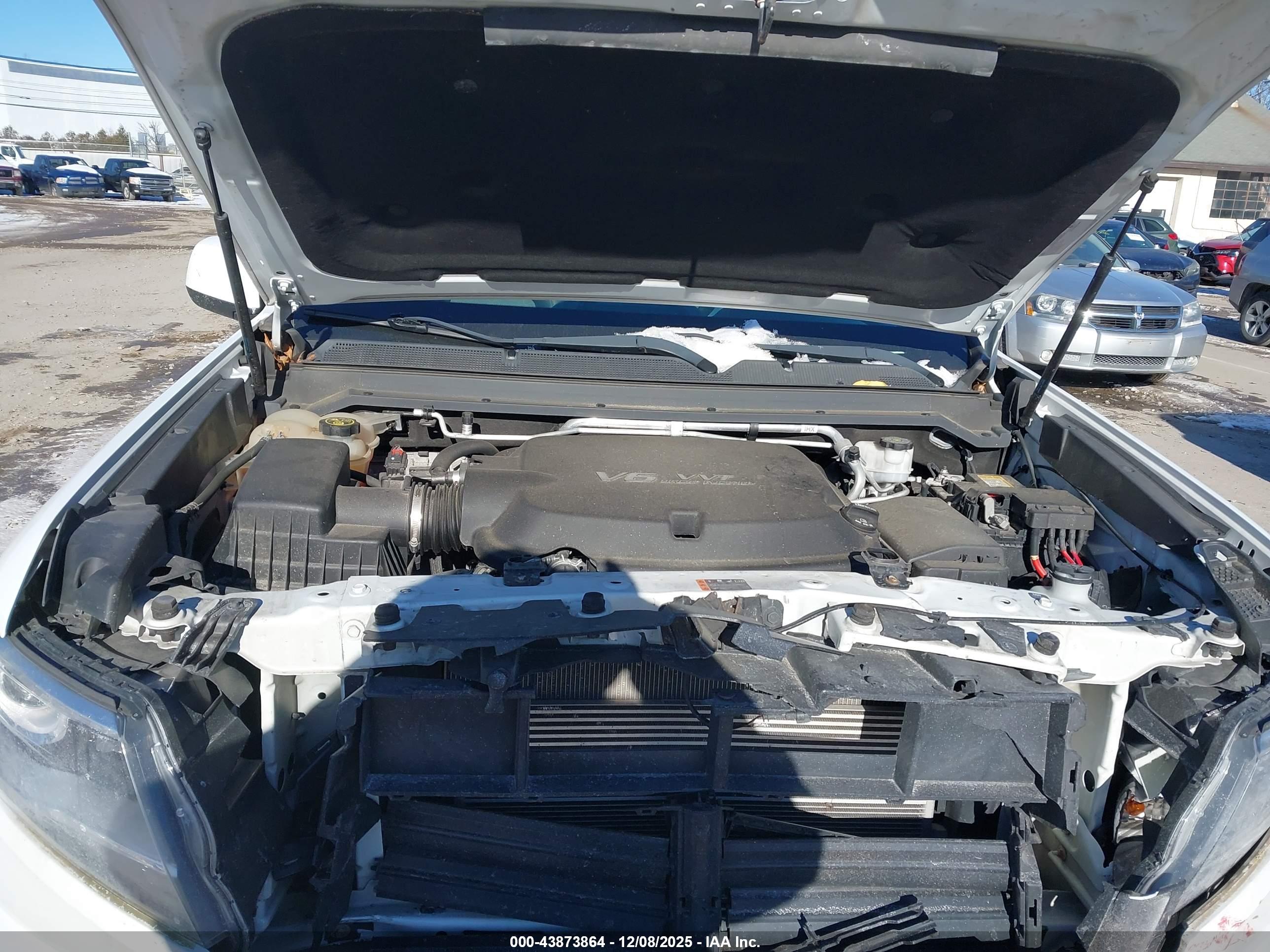 CHEVROLET COLORADO image 10