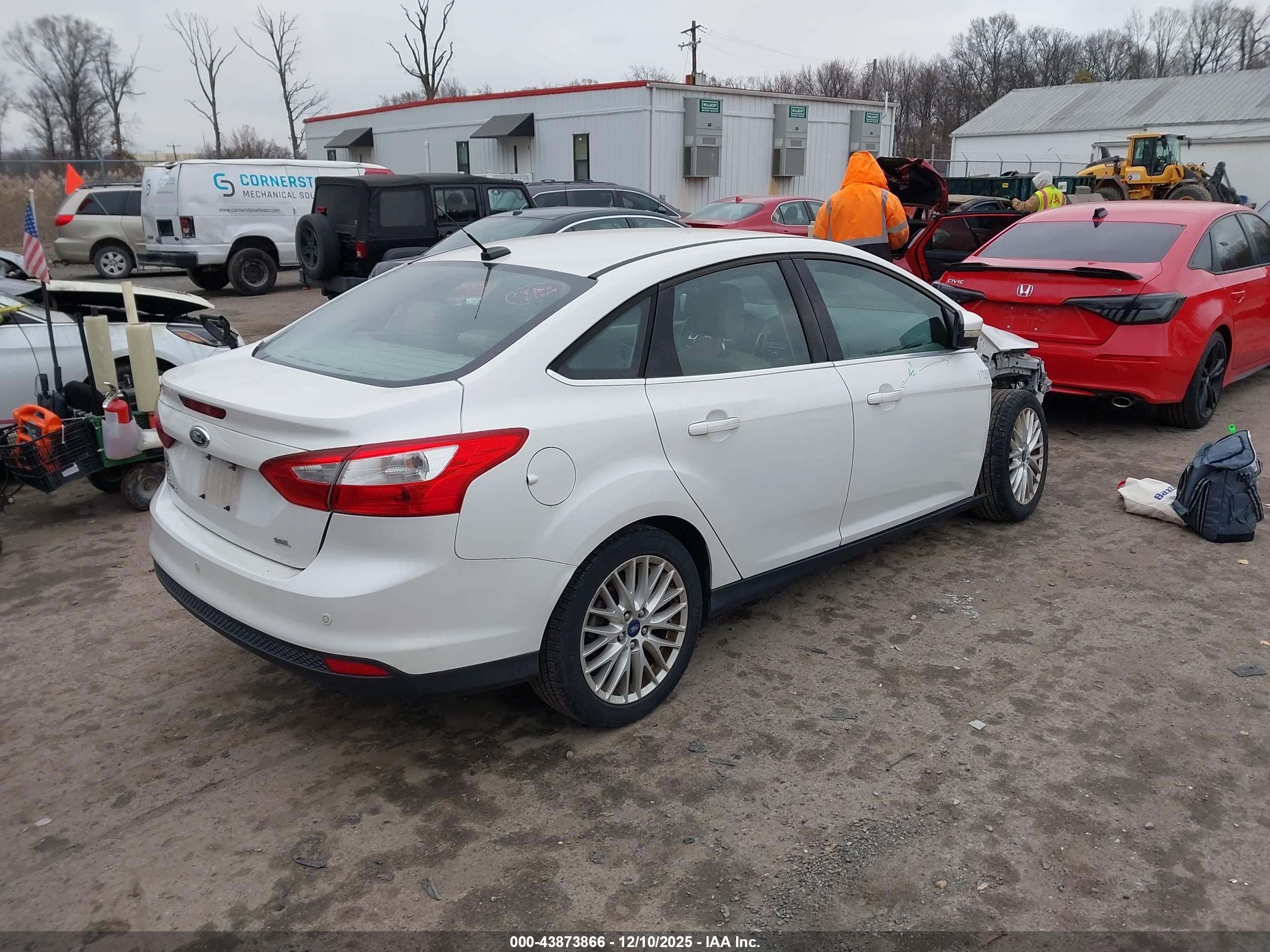 FORD FOCUS image 4