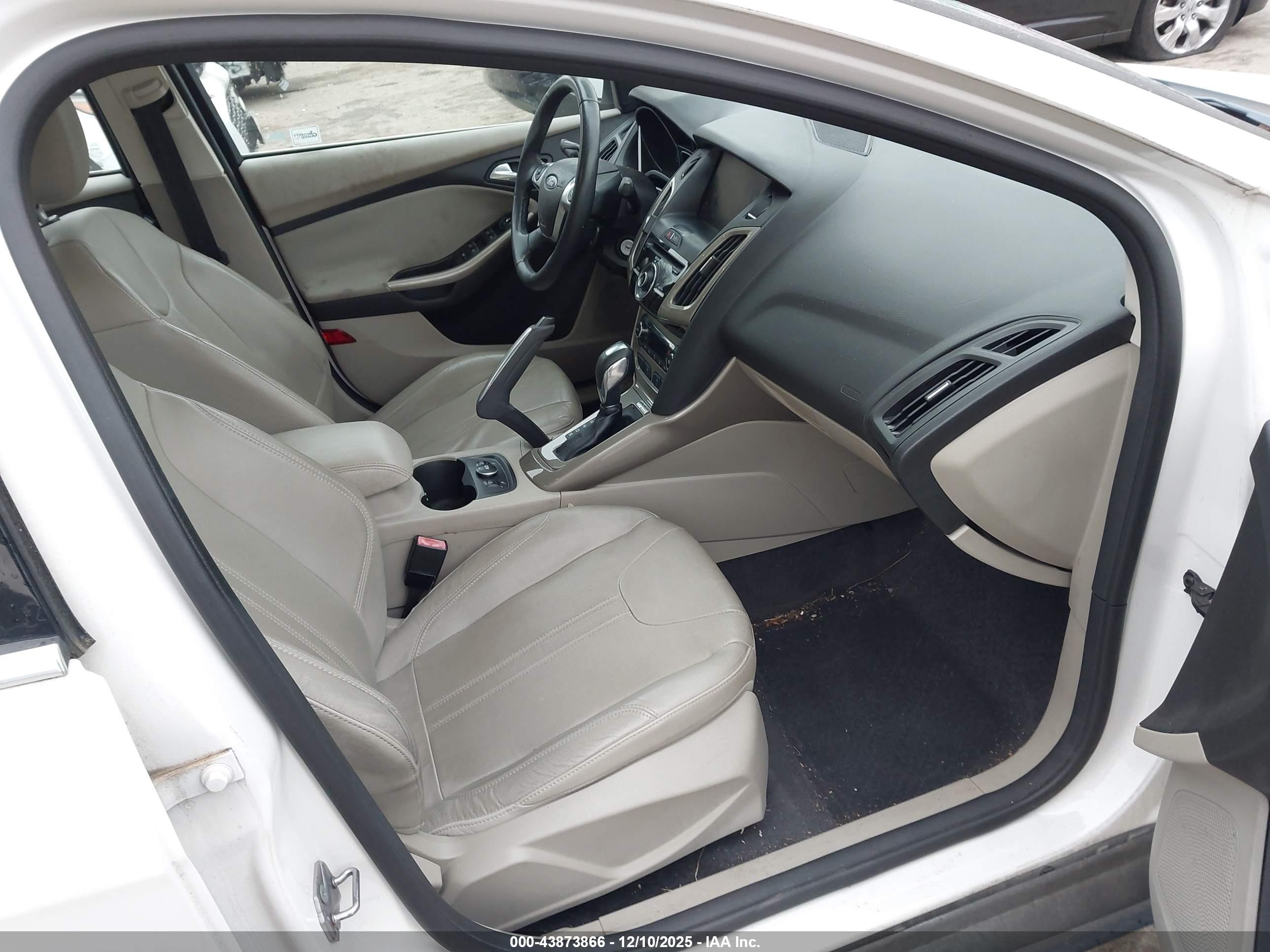 FORD FOCUS image 5