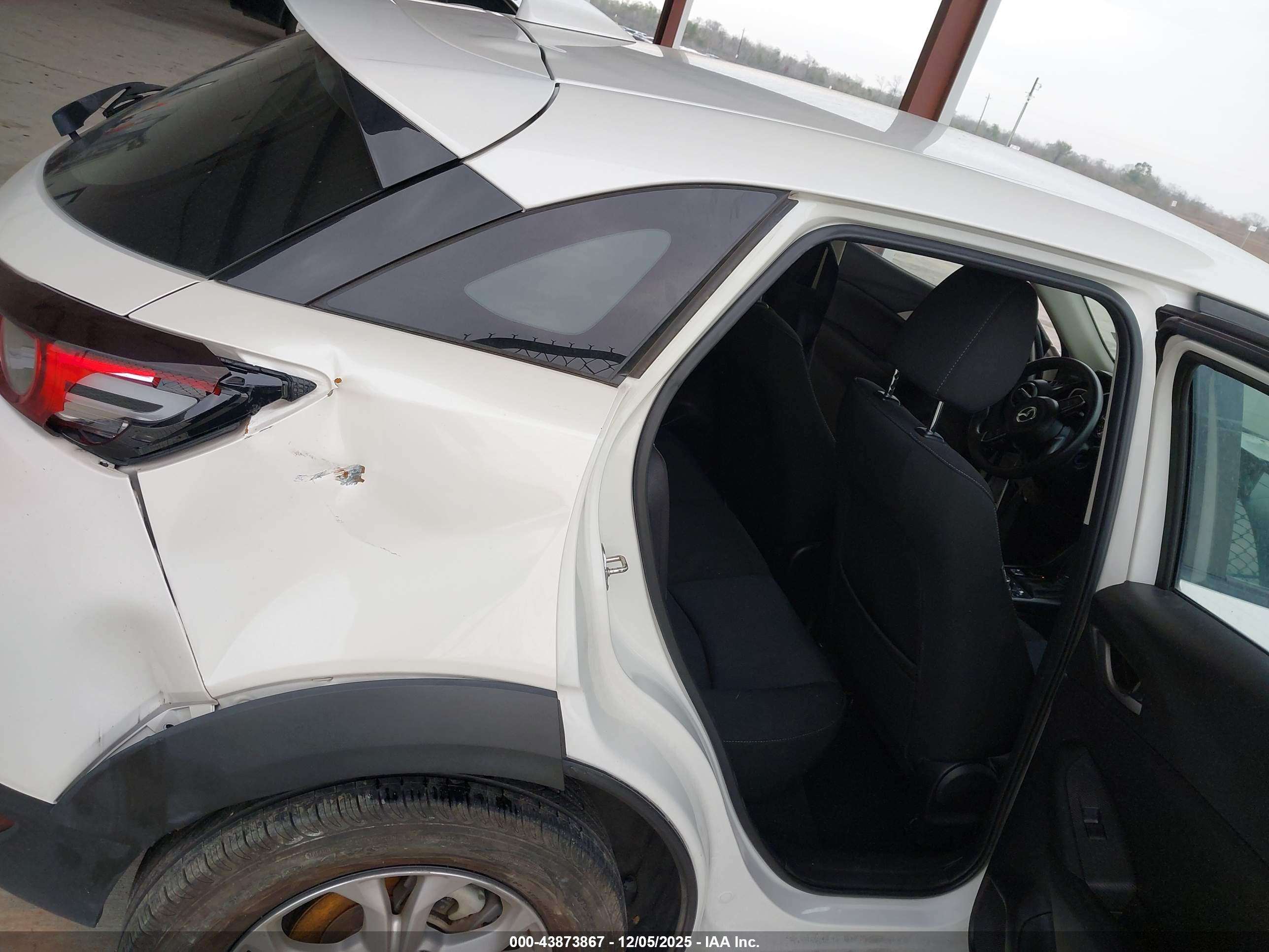 MAZDA CX-3 image 8