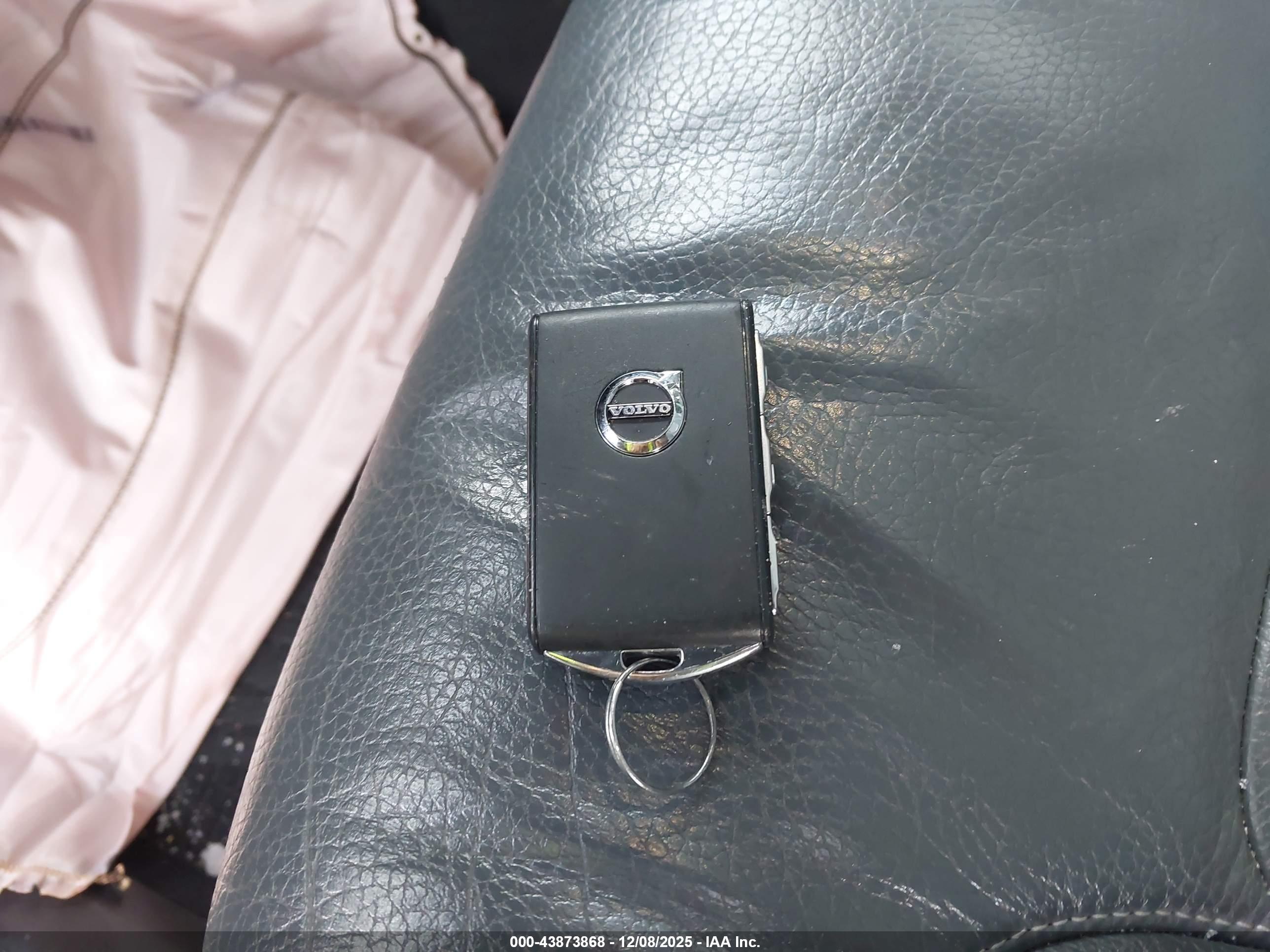 VOLVO XC90 image 11