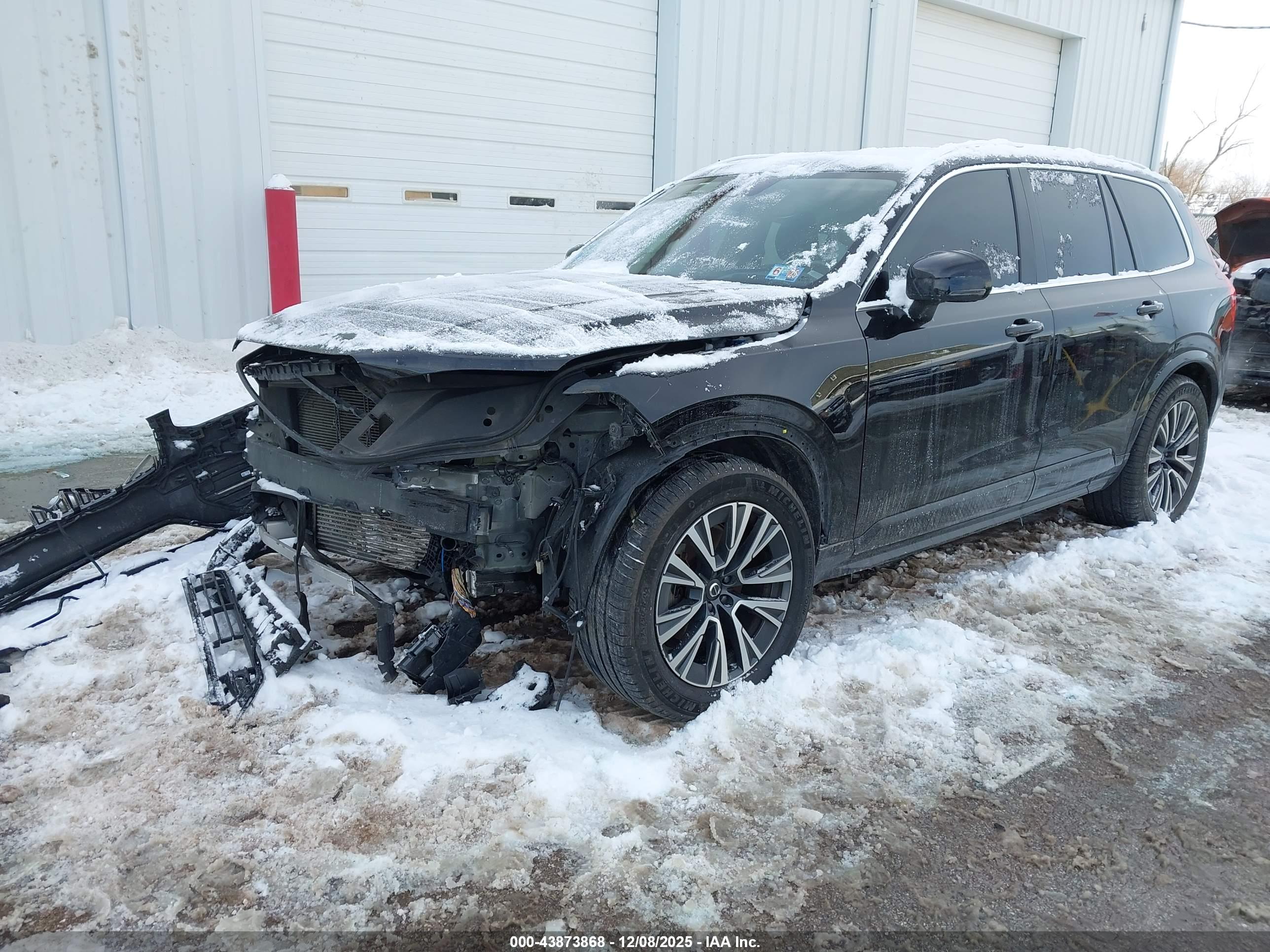 VOLVO XC90 image 2