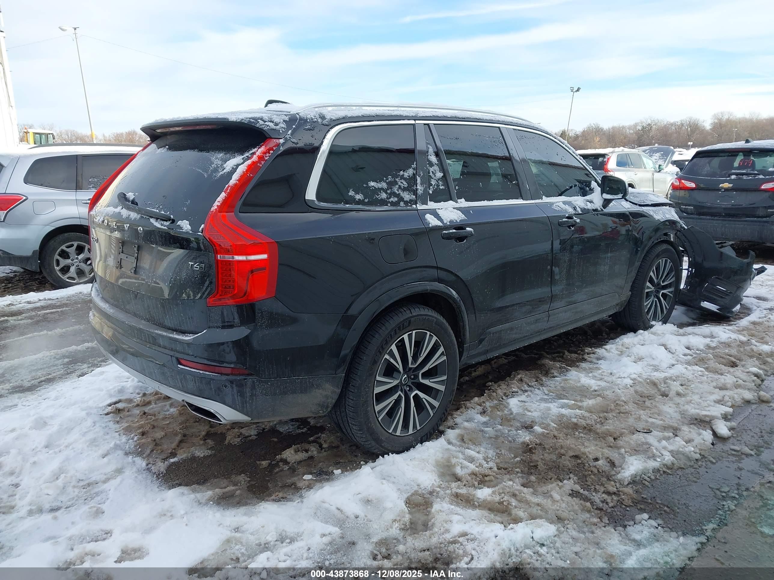 VOLVO XC90 image 4