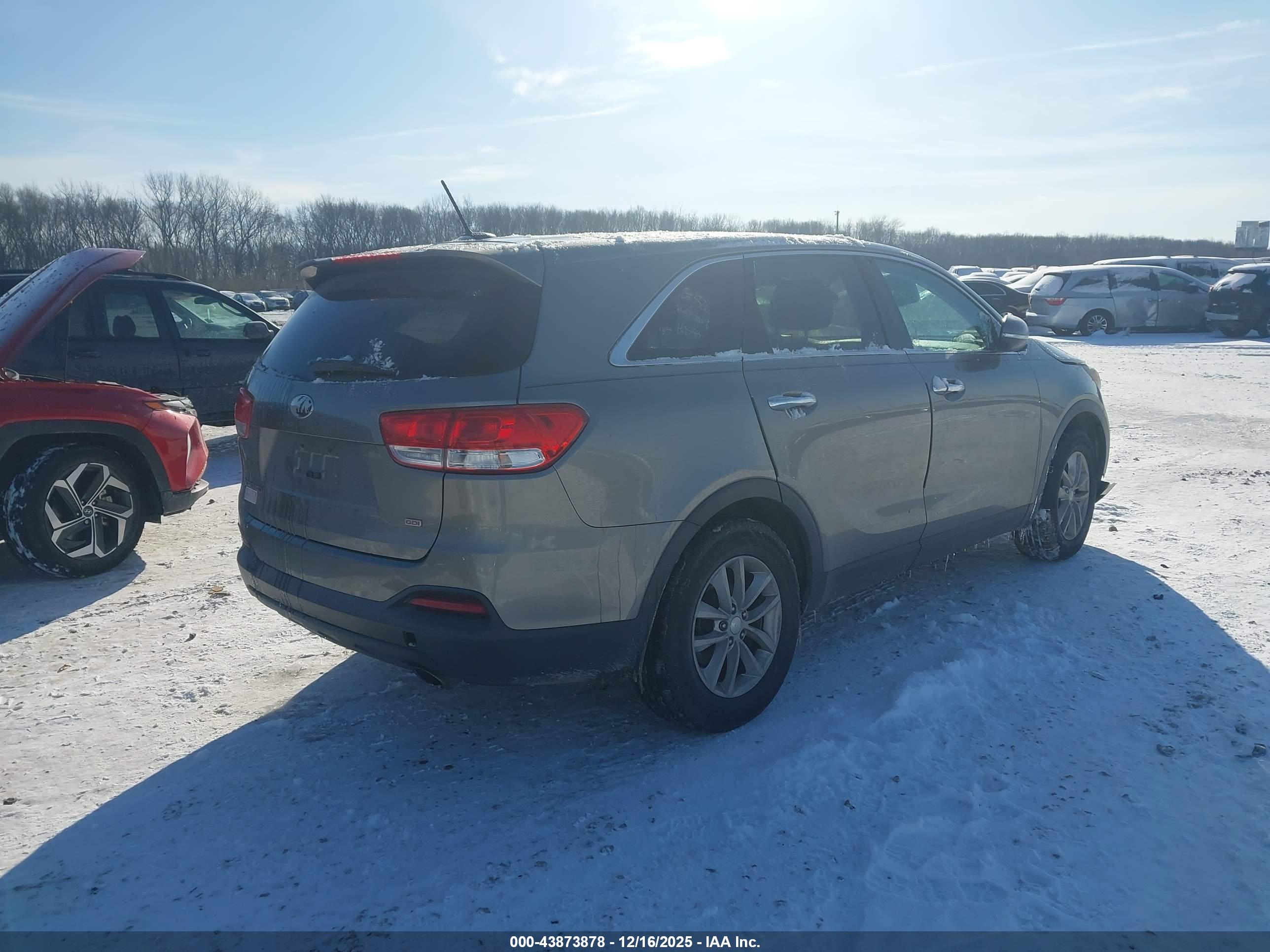 KIA SORENTO image 4