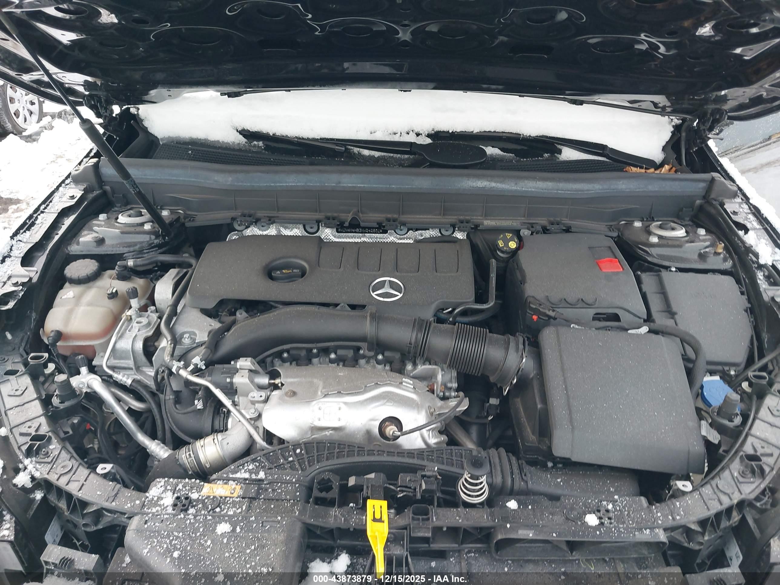 MERCEDES-BENZ GLB image 10