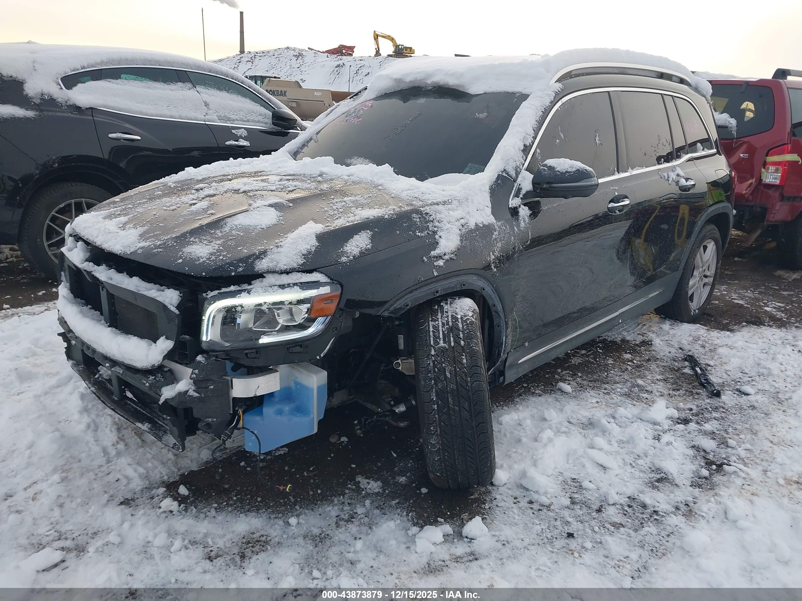 MERCEDES-BENZ GLB image 2