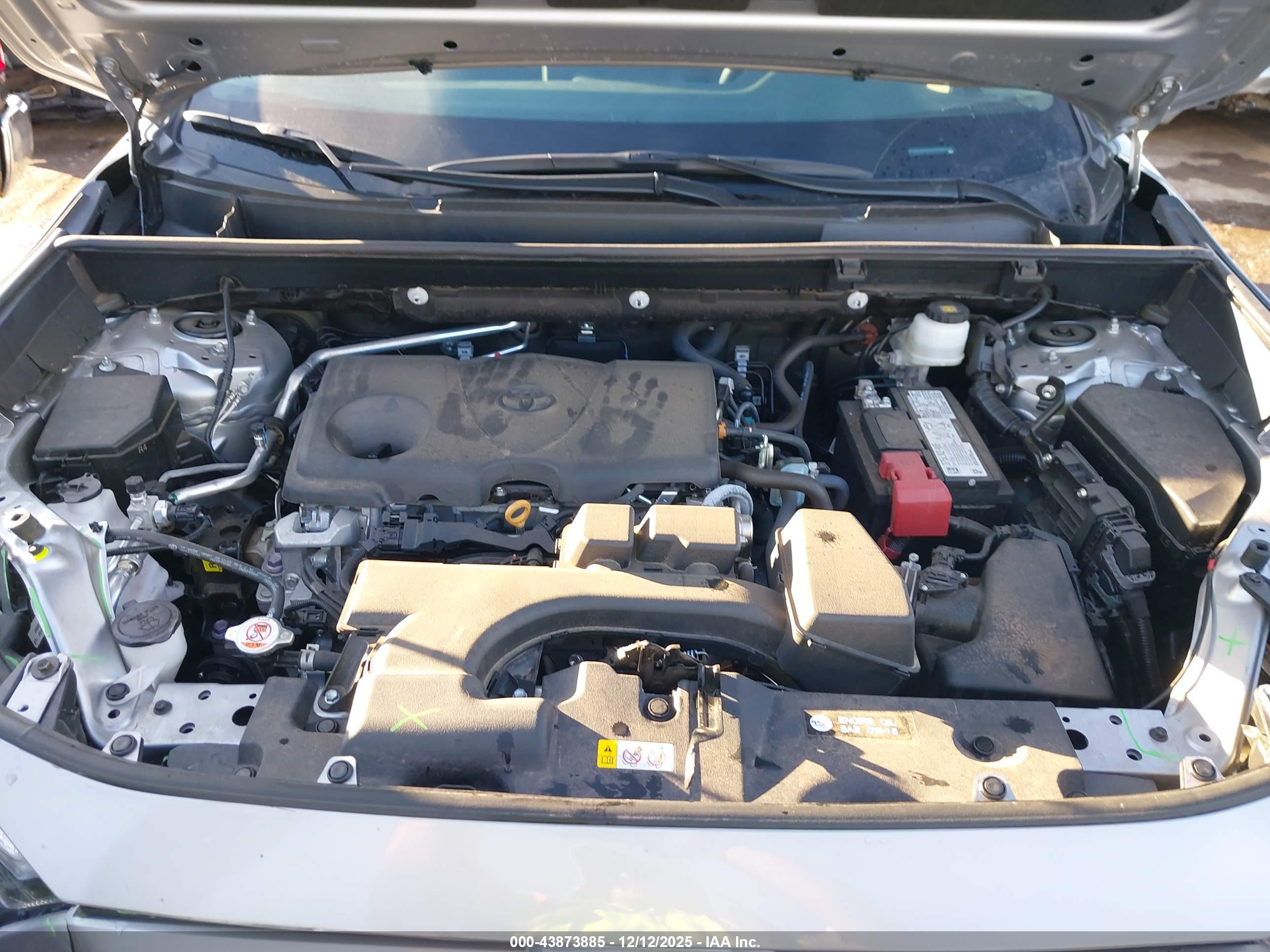 TOYOTA RAV4 image 10