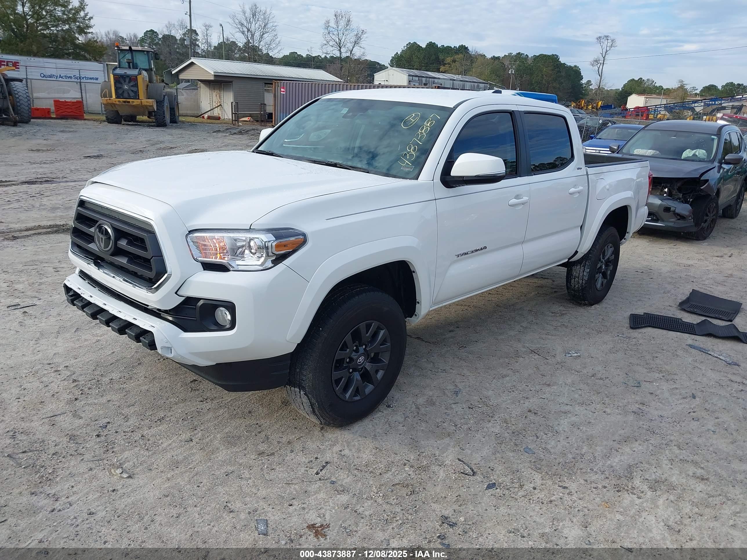 TOYOTA TACOMA image 2