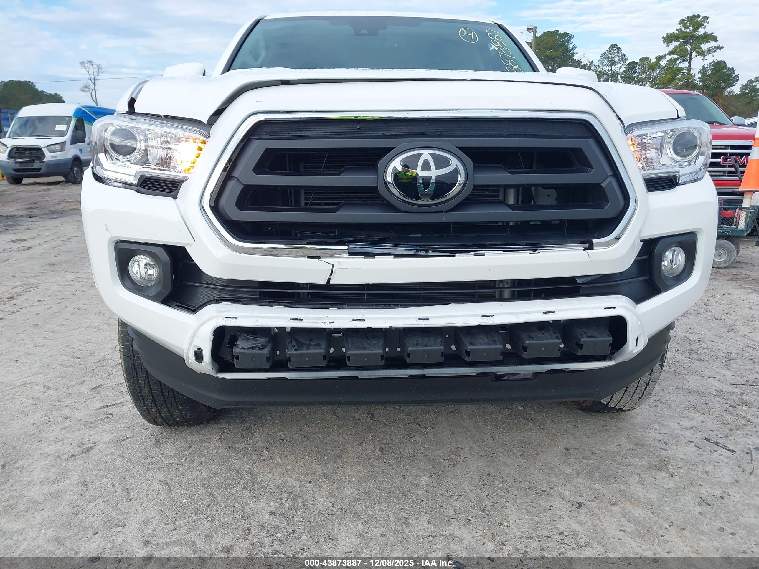 TOYOTA TACOMA image 6