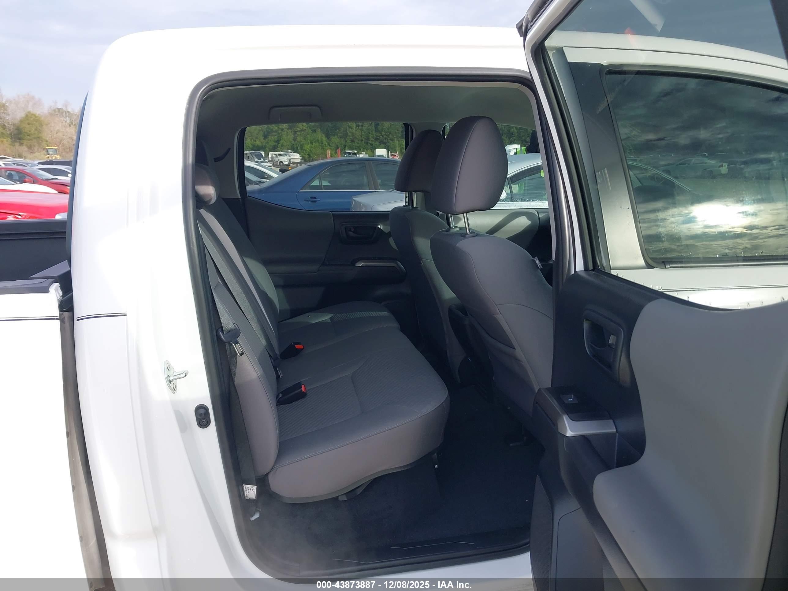 TOYOTA TACOMA image 8