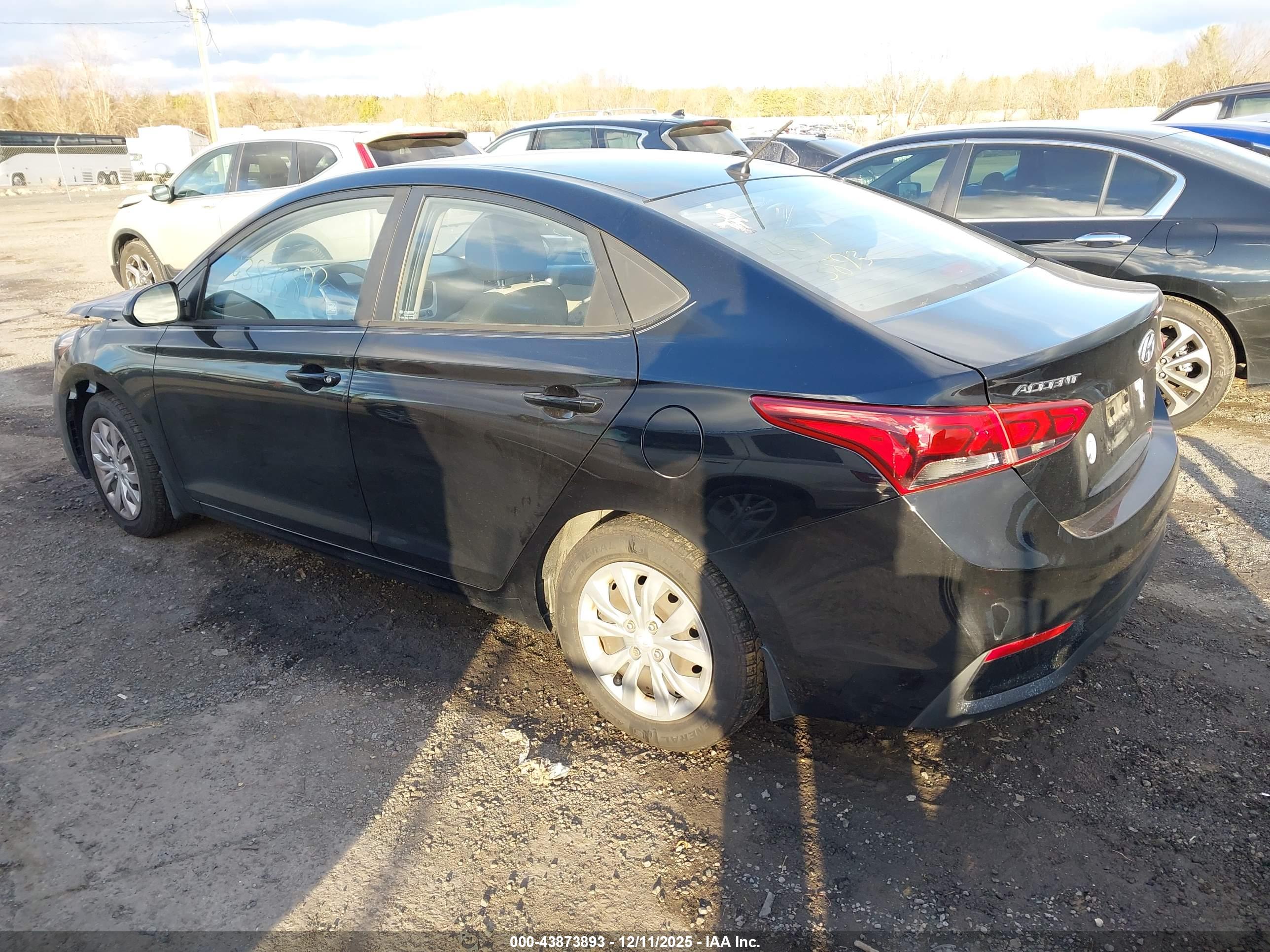HYUNDAI ACCENT image 3