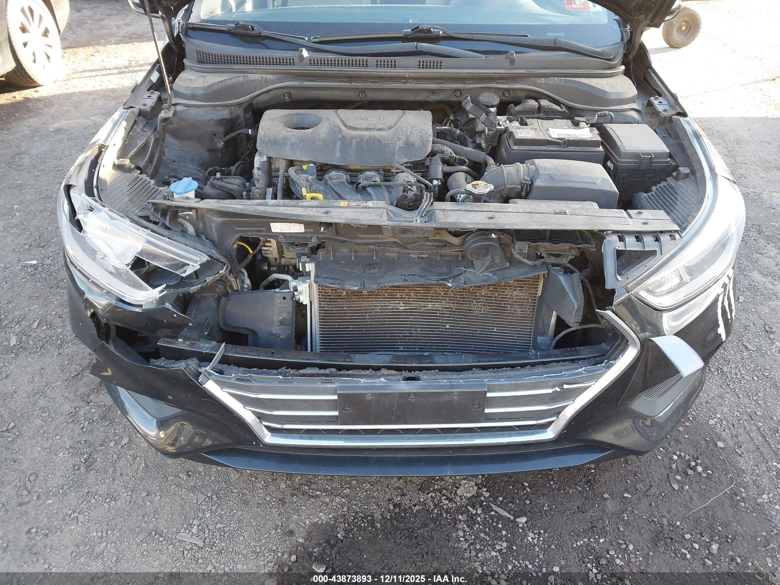 HYUNDAI ACCENT image 6