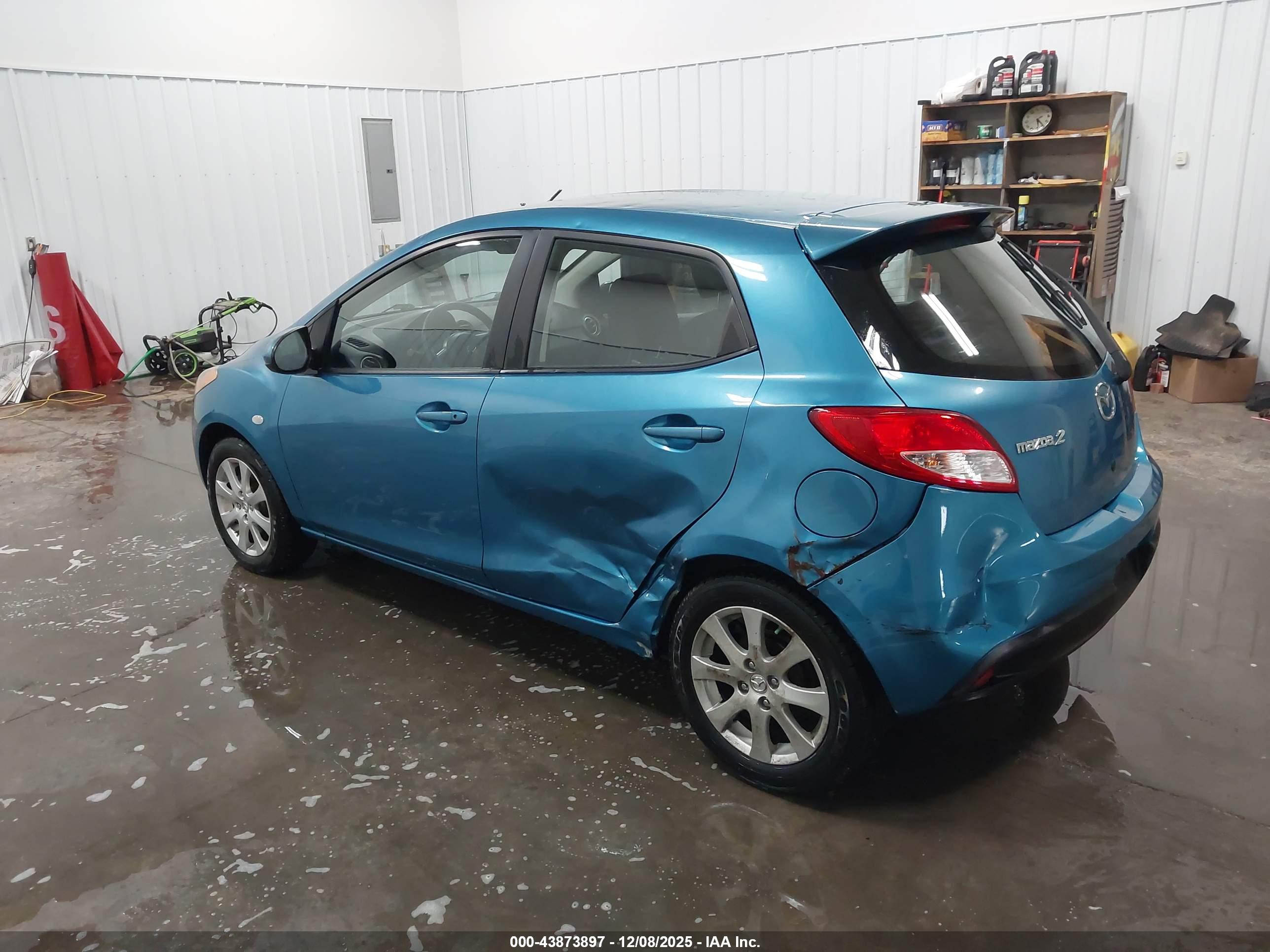 MAZDA MAZDA2 image 3